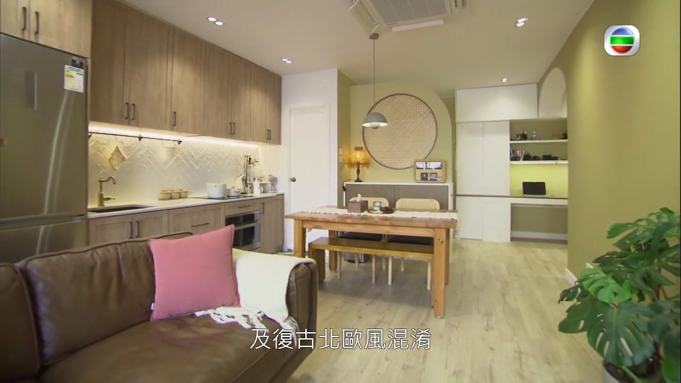 為了創造更多生活空間，不少港人不時翻新家居，坊間裝修材料五花百門，所含有的致癌物質種類亦多不勝數，最常見的有甲醛，如吸入高濃度的甲醛可造成噁心、嘔吐、咳嗽、胸悶、氣喘甚至肺氣腫等問題。（《家居．築則》電視截圖）