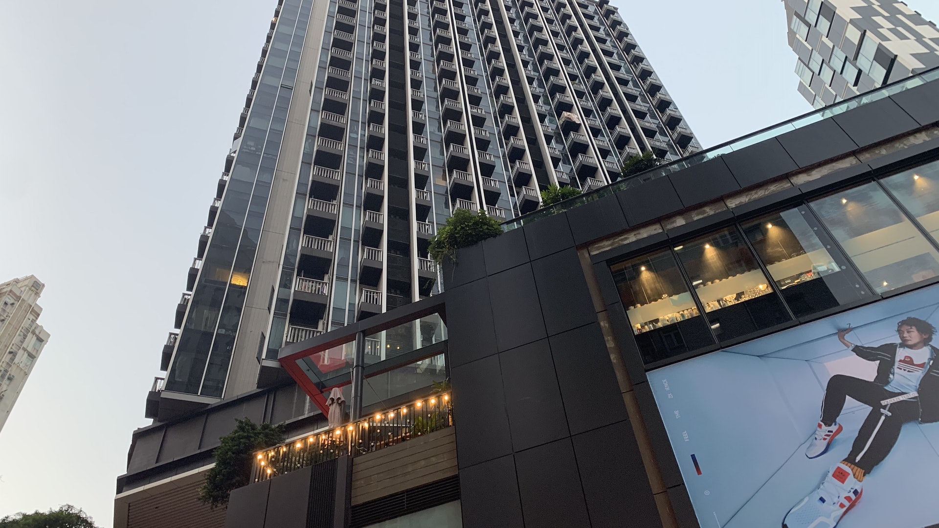 新冠肺炎|周四確診Skypark住客情況轉嚴重 百樂護老院院友危殆 新冠肺炎|周四確診Skypark住客情況轉嚴重 百樂護老院院友危殆