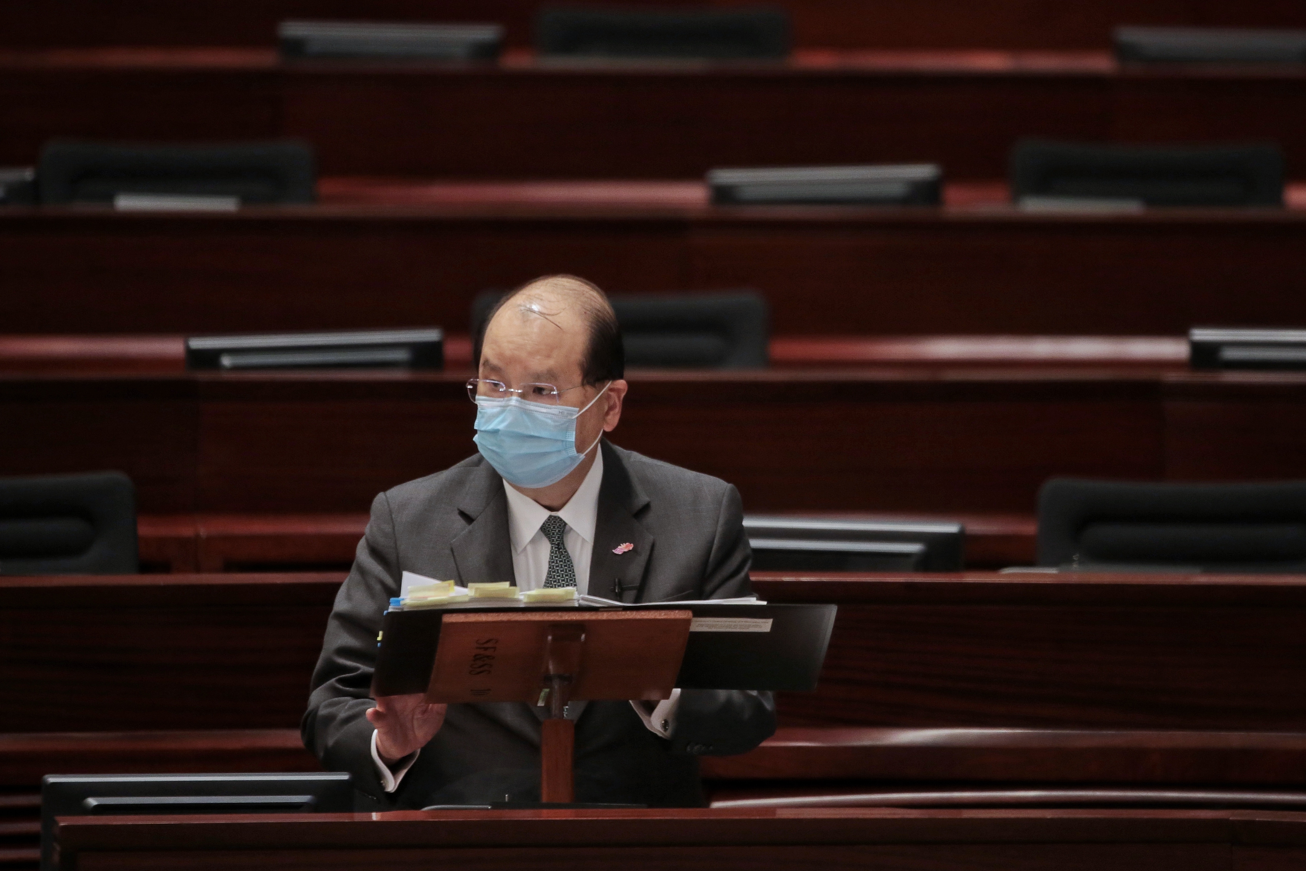 立會通過委賀知義為終院非常任法官何君堯：南非法官不比英國差