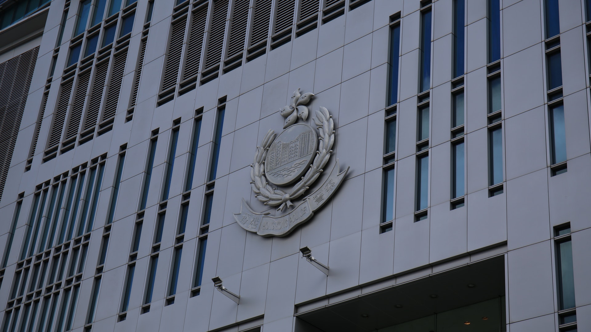 新冠肺炎|新界南防止罪案辦公室女警初確診 六日內共7警染疫 新冠肺炎|新界南防止罪案辦公室女警初確診 六日內共7警染疫