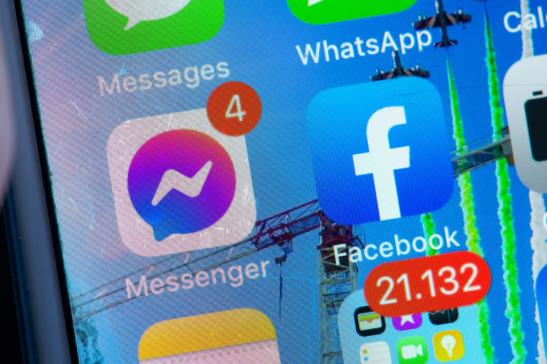 一個在電話上正顯示着Facebook及其通訊軟件Messenger的示意圖片。(Getty Images) 一個在電話上正顯示着Facebook及其通訊軟件Messenger的示意圖片。(Getty Images)
