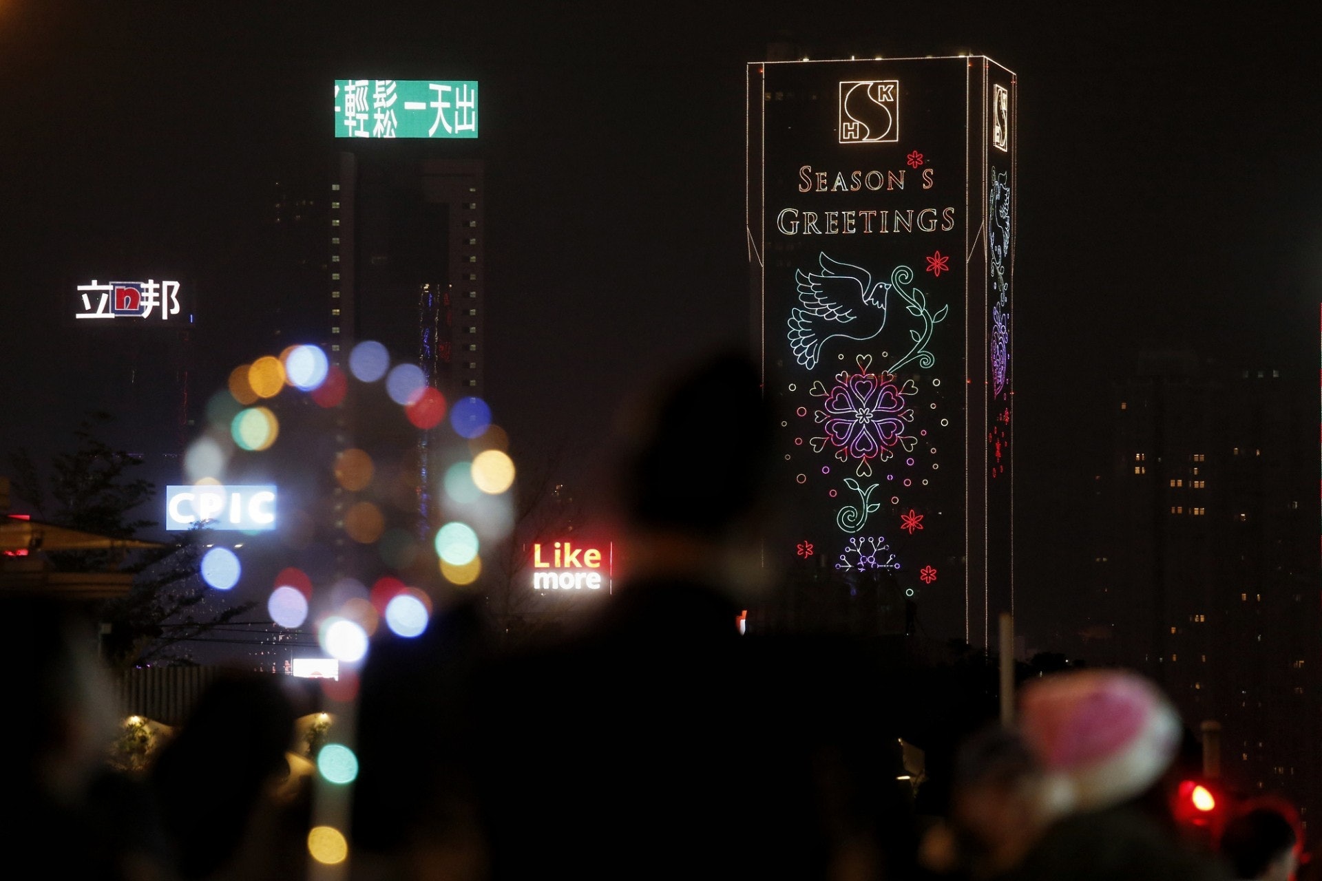 疫情嚴峻,香港情侶聖誕節外出及送禮消費意欲亦受影響。(資料圖片/張浩維攝)