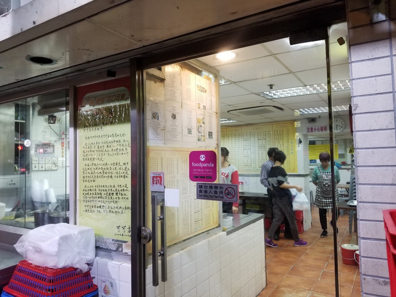 有確診者曾到訪卑路乍街136-142號「可可店」。(資料圖片/王譯揚攝) 有確診者曾到訪卑路乍街136-142號「可可店」。(資料圖片/王譯揚攝)