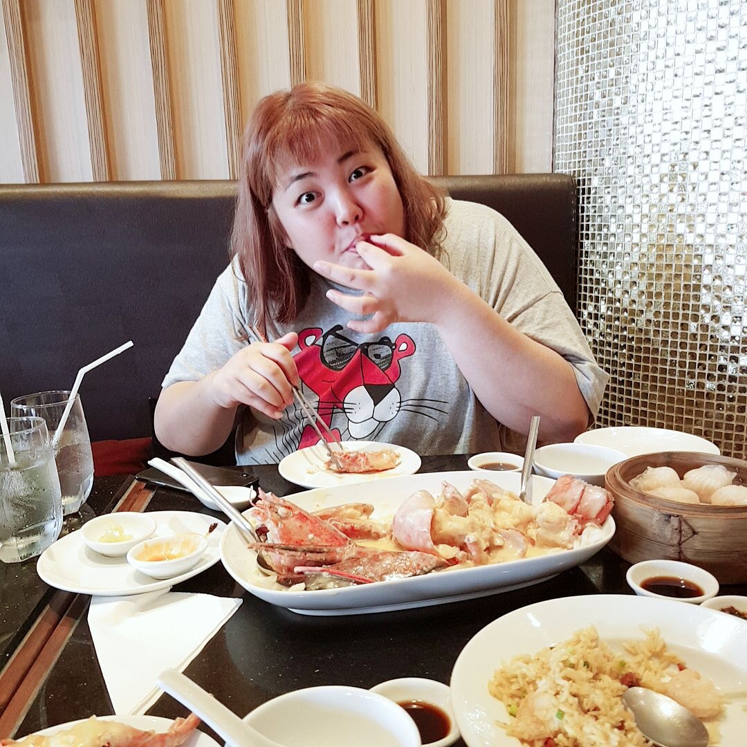 梁秀彬經常拍攝吃播與粉絲分享吃美食的樣子。（soobin1119@IG）