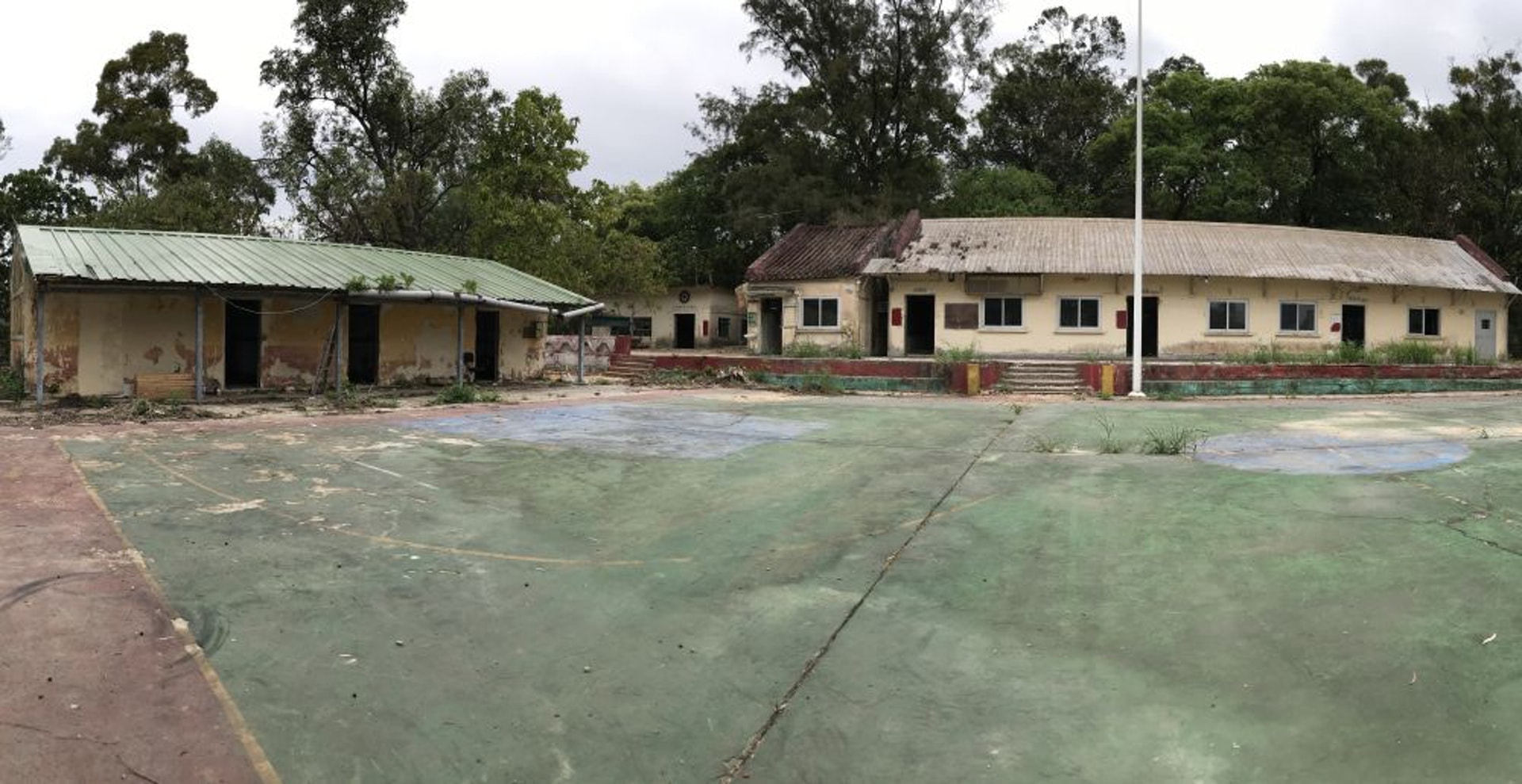 香港導盲犬服務中心早前獲批租用打鼓嶺蓮麻坑路的前三和公立學校,並成功申請資助。(發展局圖片) 香港導盲犬服務中心早前獲批租用打鼓嶺蓮麻坑路的前三和公立學校,並成功申請資助。(發展局圖片)