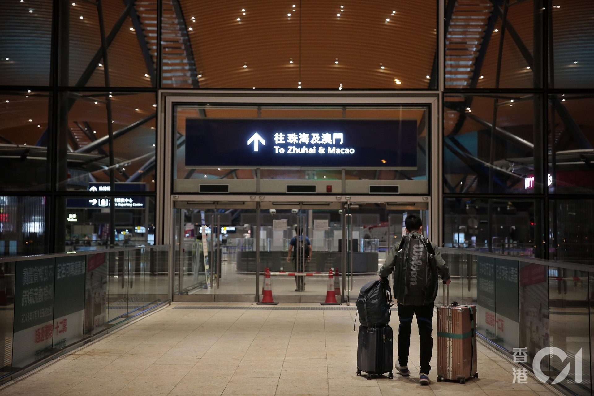 疫情下,平時港珠澳大橋香港口岸的人流稀疏。(資料圖片) 疫情下,平時港珠澳大橋香港口岸的人流稀疏。(資料圖片)