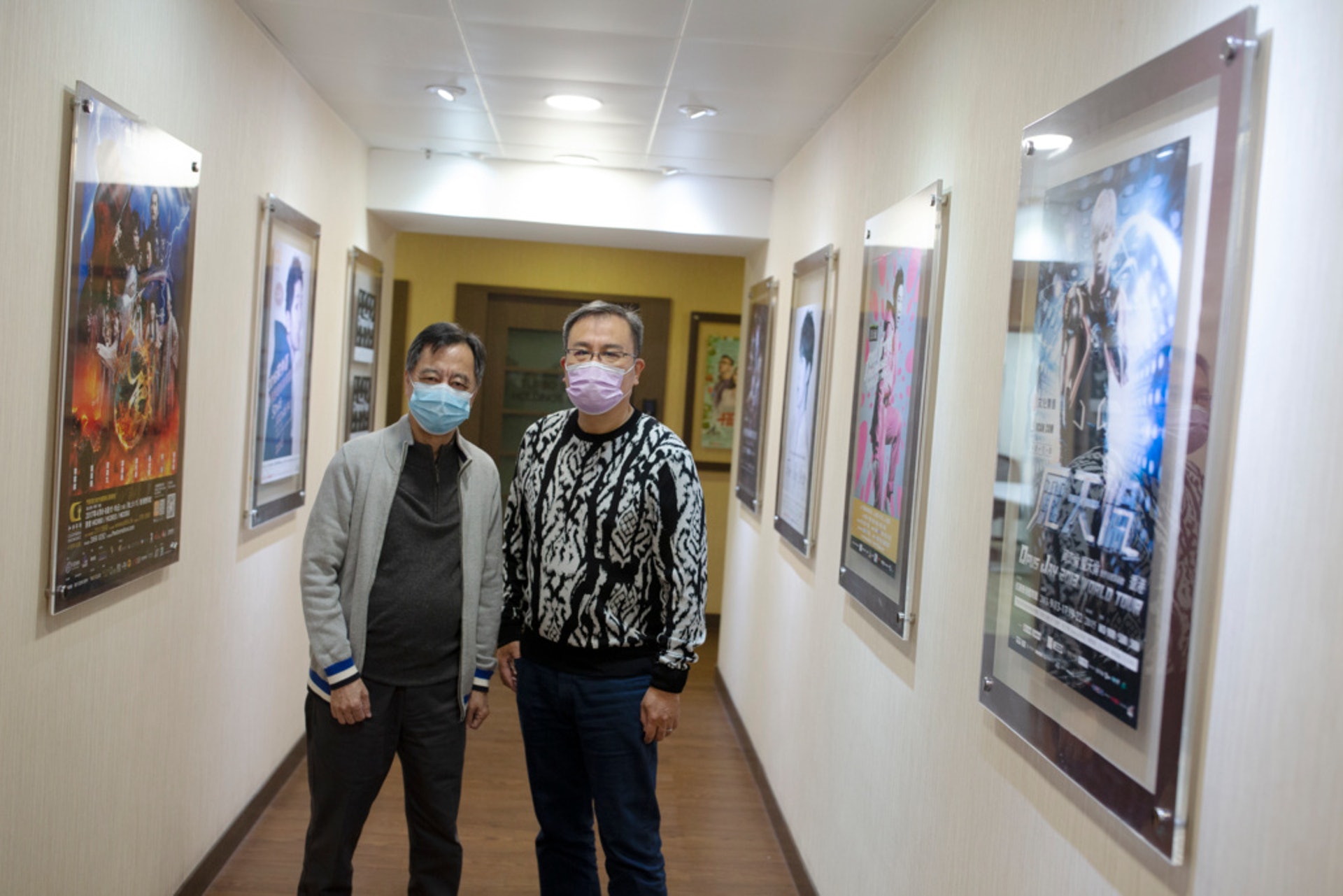 資深製作人何麗全(左)及謝嘉豪在疫情下與業界成立香港現場及制作行業協會。(梁鵬威攝) 資深製作人何麗全(左)及謝嘉豪在疫情下與業界成立香港現場及制作行業協會。(梁鵬威攝)