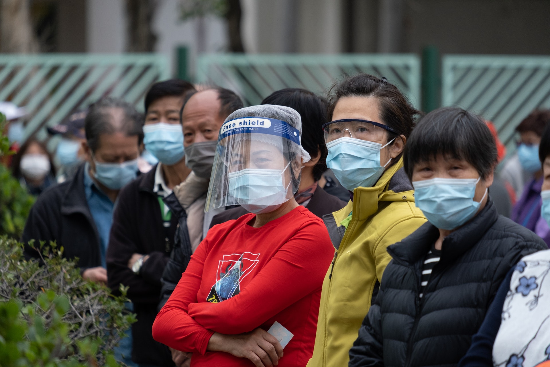 沙田乙明邨明恩樓爆疫,當局在12月17日,於乙明邨籃球場設立流動採樣站,供明恩樓住户優先檢測。(梁鵬威攝) 沙田乙明邨明恩樓爆疫,當局在12月17日,於乙明邨籃球場設立流動採樣站,供明恩樓住户優先檢測。(梁鵬威攝)