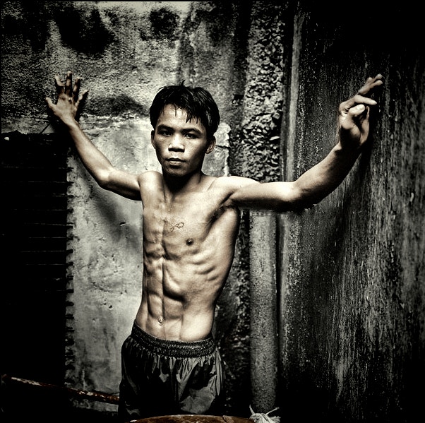 年輕的Manny Pacquiao。（圖片擷取自︰philchipbally Twitter）