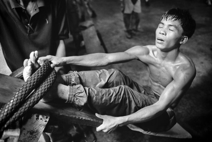 年輕的Manny Pacquiao。（圖片擷取自︰Manny Pacquiao Foundation Twitter）