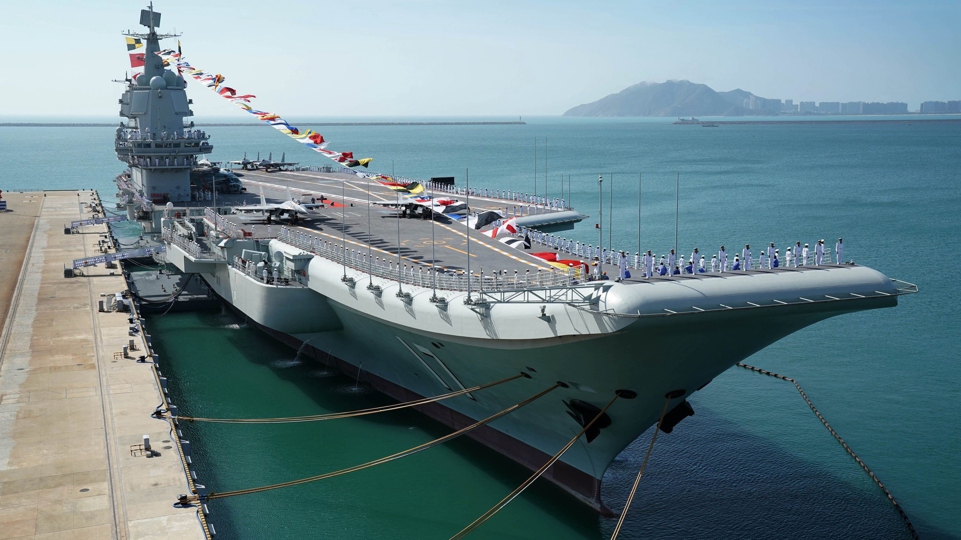 海南三亞海軍基地擴建 兩座大型旱塢接近完工可容納國產航母 海南三亞海軍基地擴建 兩座大型旱塢接近完工可容納國產航母