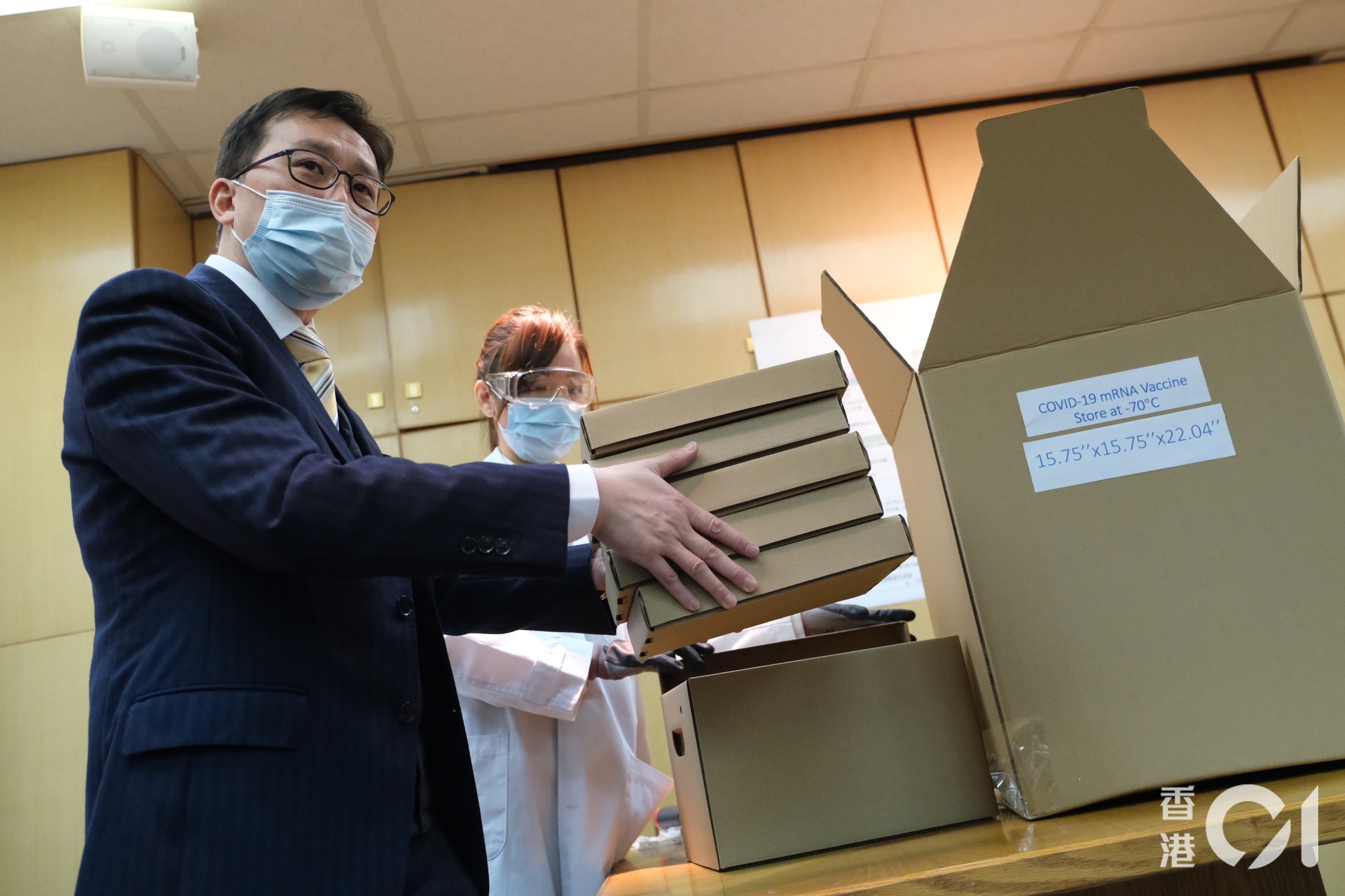 每個保溫箱可放5個小盒。(盧翊銘攝) 每個保溫箱可放5個小盒。(盧翊銘攝)