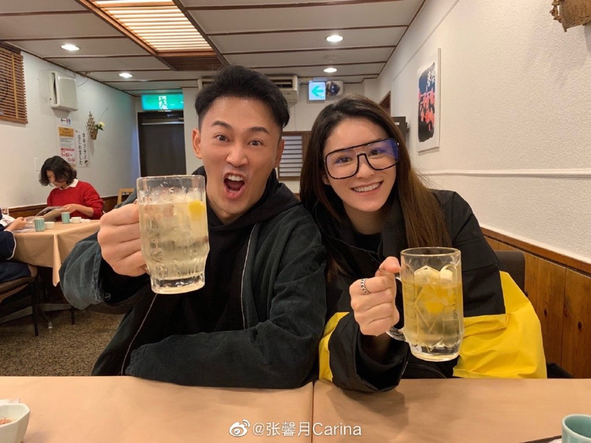 張馨月屢被指「吳千語代替品」,與林峯結婚後惹來不少流言蜚語。(微博@張馨月Carina) 張馨月屢被指「吳千語代替品」,與林峯結婚後惹來不少流言蜚語。(微博@張馨月Carina)