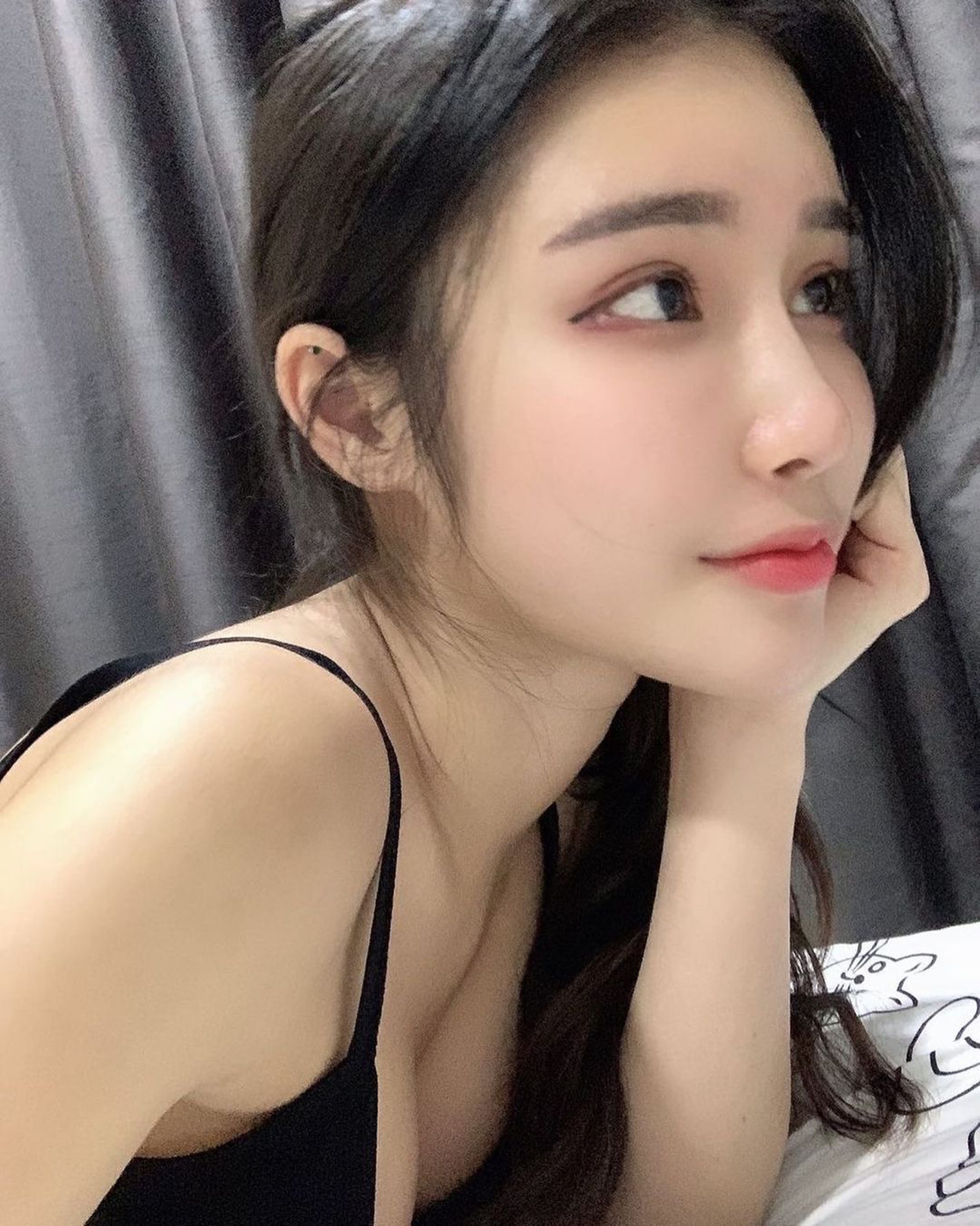 台網瘋傳一張新冠肺炎確診美女養眼照網民起底驚見大馬性感網紅 台網瘋傳一張新冠肺炎確診美女養眼照網民起底驚見大馬性感網紅