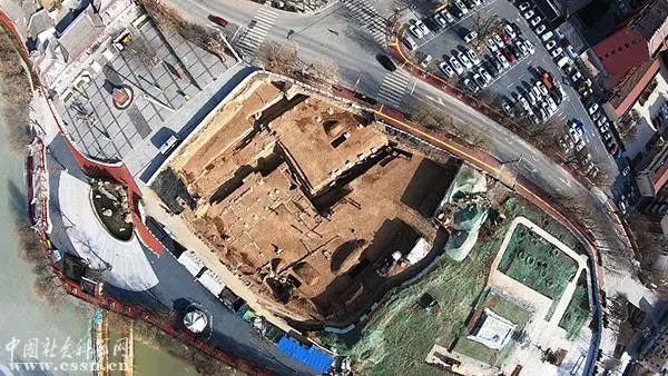隋仁壽宮唐九成宮4號殿遺址航拍照片。（中國社會科學網）