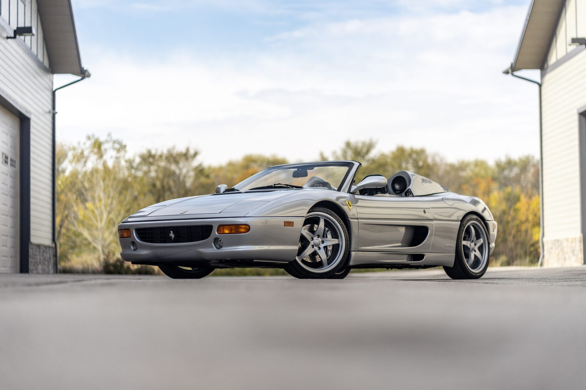 法拉利 奧尼爾ferrari F355 Spider拍賣星級改裝更值錢 法拉利 奧尼爾ferrari F355 Spider拍賣星級改裝更值錢