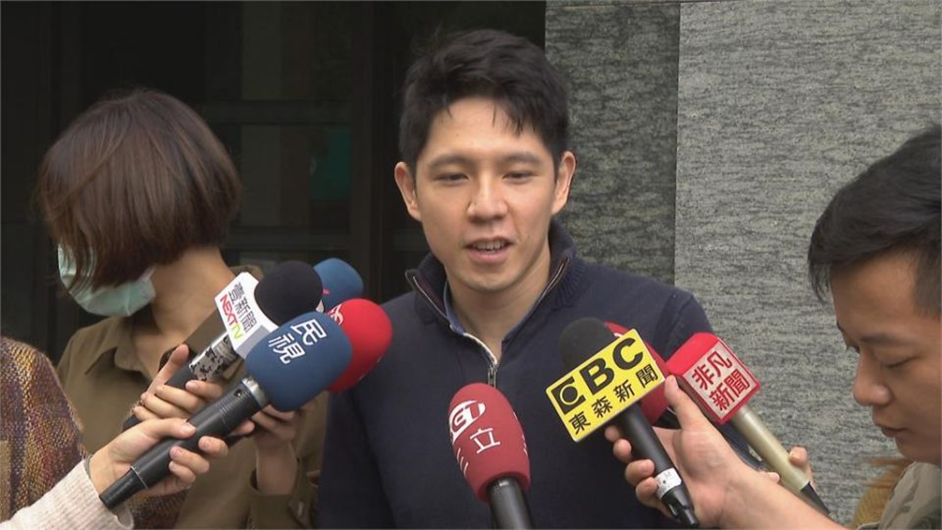 34歲的謝秉勳現時在台灣西餐廳擔任副主廚,有型男廚師之稱。(民視新聞網照片) 34歲的謝秉勳現時在台灣西餐廳擔任副主廚,有型男廚師之稱。(民視新聞網照片)