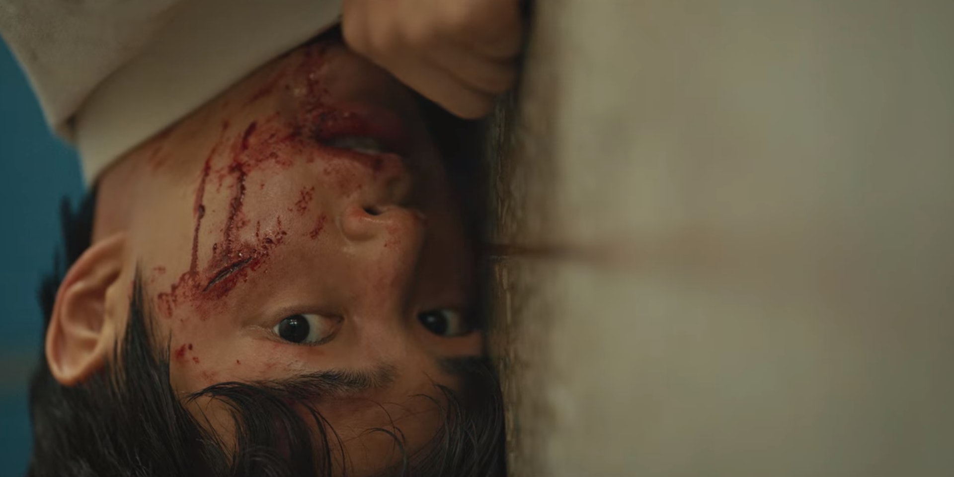《Sweet Home》男主角車賢秀曾經因為遭受校園霸凌而想尋死/《Sweet Home》劇照 《Sweet Home》男主角車賢秀曾經因為遭受校園霸凌而想尋死/《Sweet Home》劇照