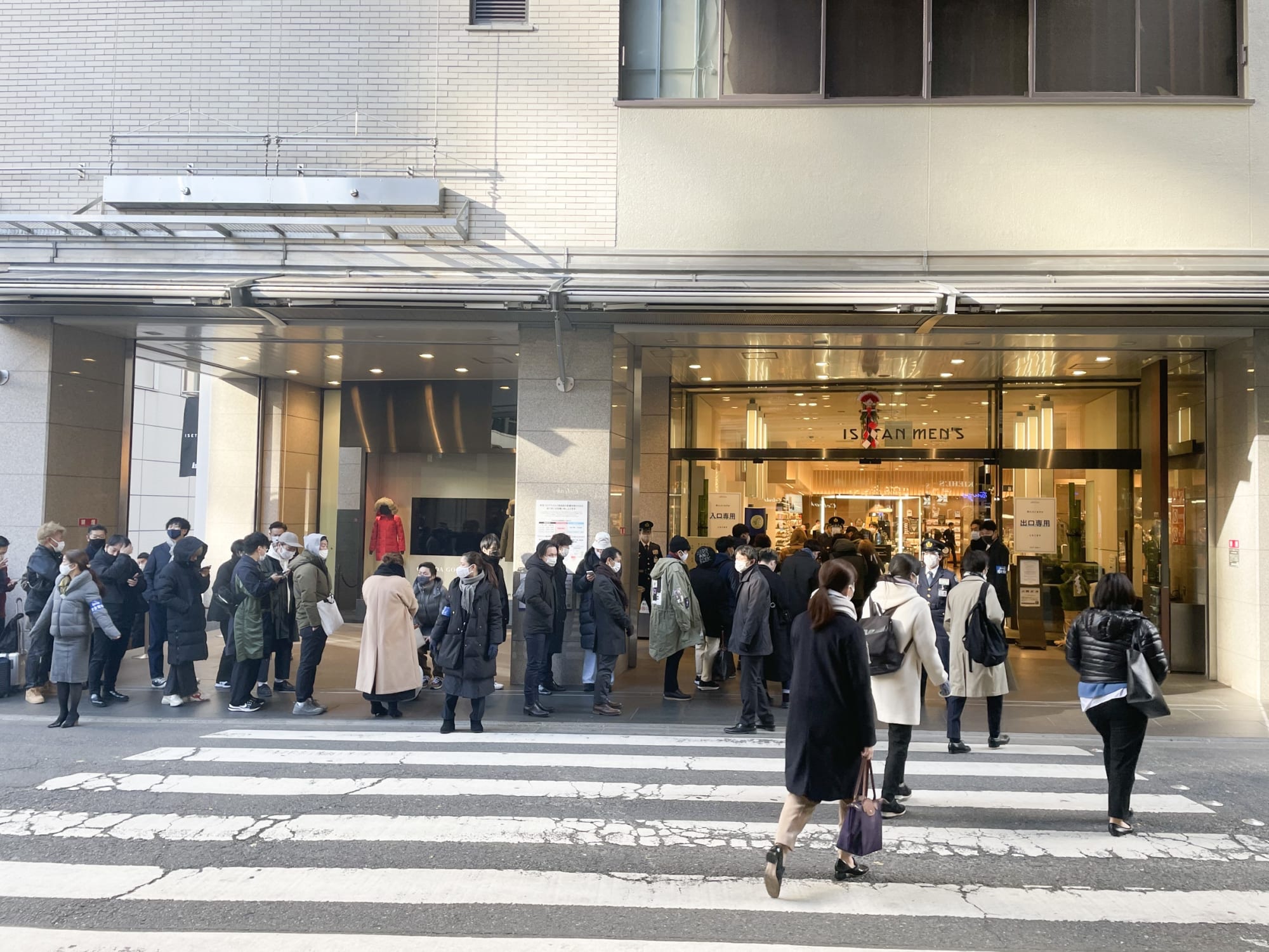 東京百貨冬季狂減大排長龍最多女性排隊的品牌中你可能只識一個 香港01 一物