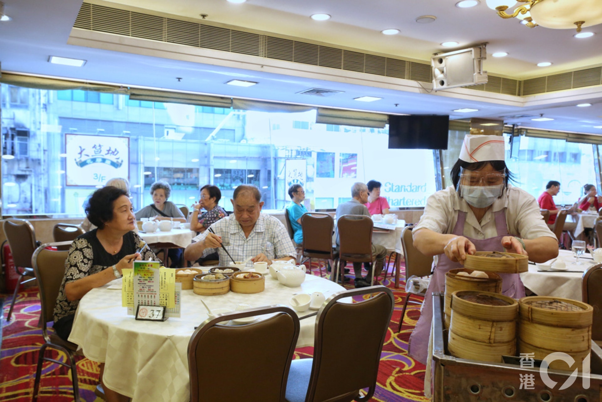 限聚令維持不多於2人。(資料圖片/張浩維攝) 限聚令維持不多於2人。(資料圖片/張浩維攝)