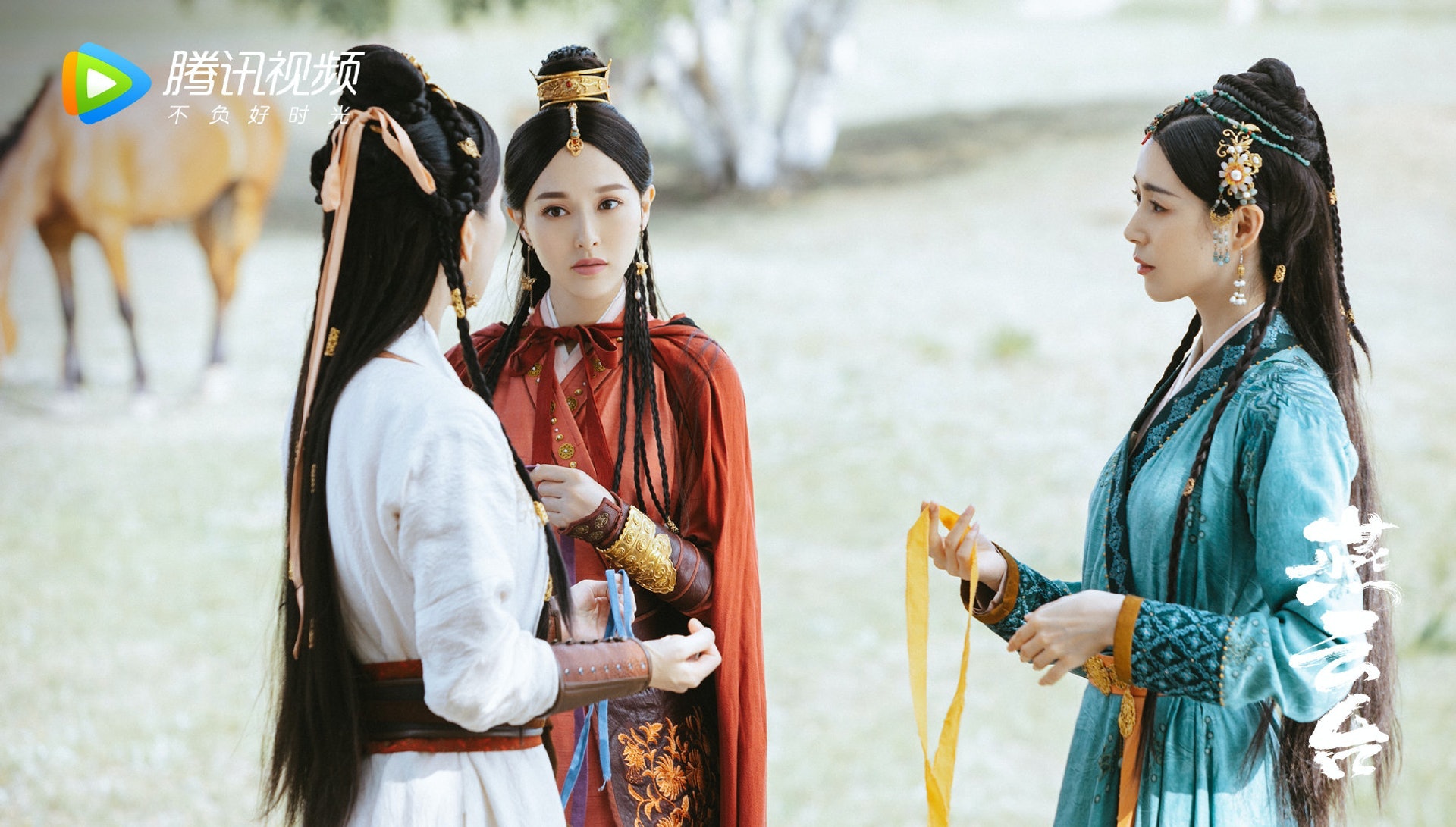 【燕雲台|劇情】《燕雲台》故事圍繞蕭家三姐妹,唐嫣飾演最小的蕭燕燕,佘詩曼飾演大小姐蕭胡輦,盧杉飾演二小姐蕭烏骨里。(《燕雲台》劇照) 【燕雲台|劇情】《燕雲台》故事圍繞蕭家三姐妹,唐嫣飾演最小的蕭燕燕,佘詩曼飾演大小姐蕭胡輦,盧杉飾演二小姐蕭烏骨里。(《燕雲台》劇照)