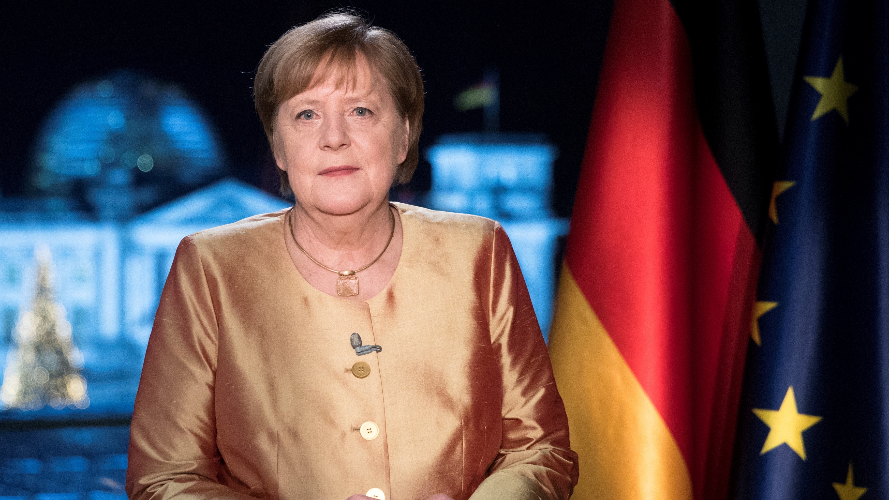 中德关系：图为2020年12月30日，德国总理默克尔在柏林发表新年电视讲话。（Reuters）