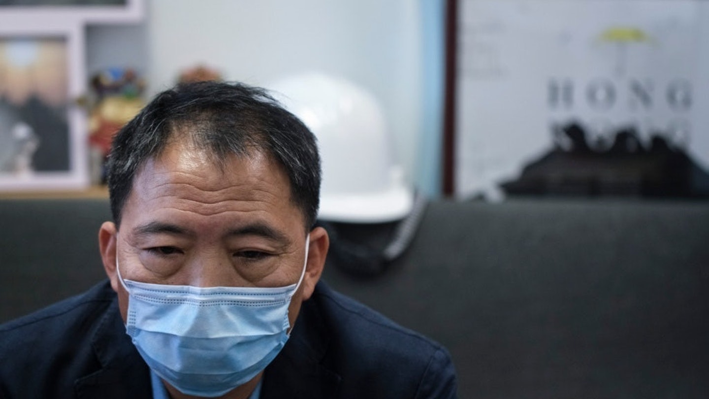 涉煽惑案未交齊旅行證件 控方要求撤胡志偉保釋 還押至明日再訊 涉煽惑案未交齊旅行證件 控方要求撤胡志偉保釋 還押至明日再訊