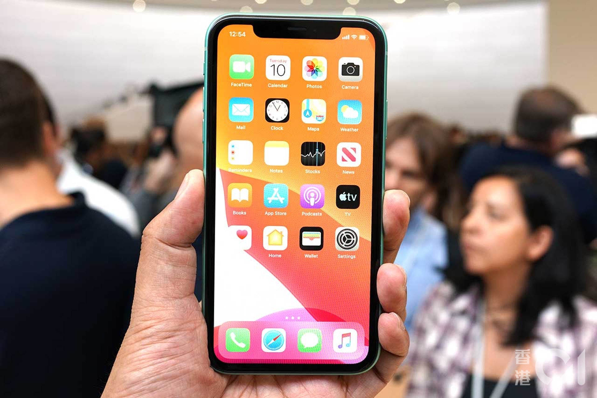 iPhone 11用家留意啦!看看自己是否有「免費換機」的資格。(林勇攝) iPhone 11用家留意啦!看看自己是否有「免費換機」的資格。(林勇攝)