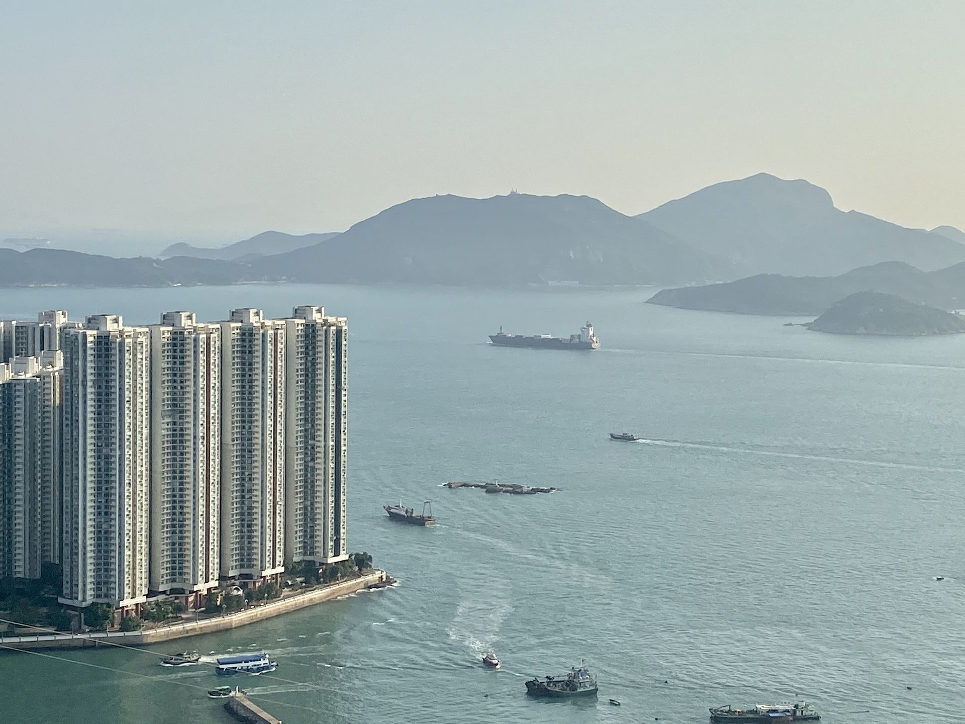海怡半島近一年樓價累跌了19.7%。 海怡半島近一年樓價累跌了19.7%。