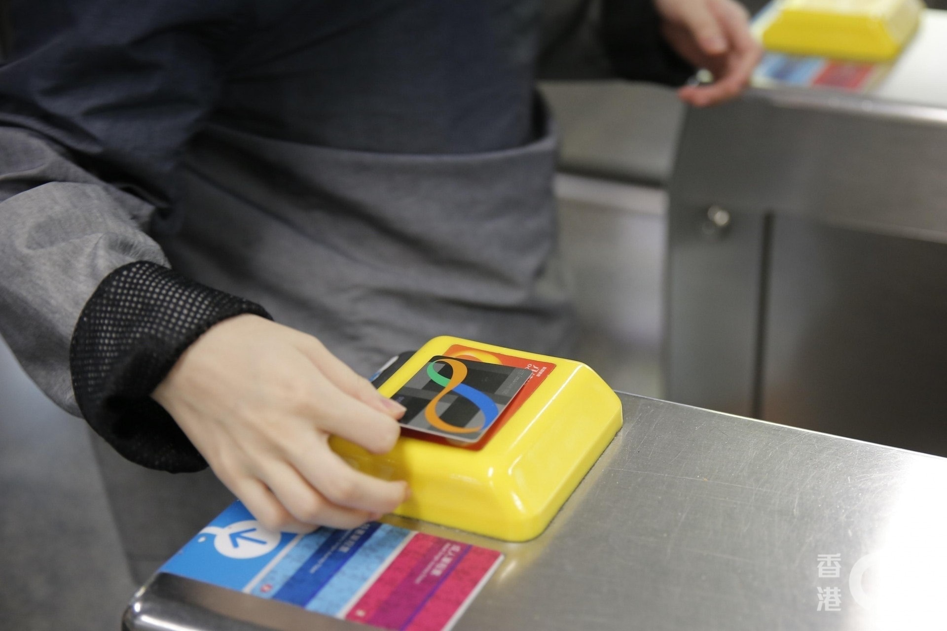 2元乘車優惠佔政府每年經常開支,由2019-20年度的0.2%增至2023-24年度的0.7%。。(資料圖片) 2元乘車優惠佔政府每年經常開支,由2019-20年度的0.2%增至2023-24年度的0.7%。。(資料圖片)