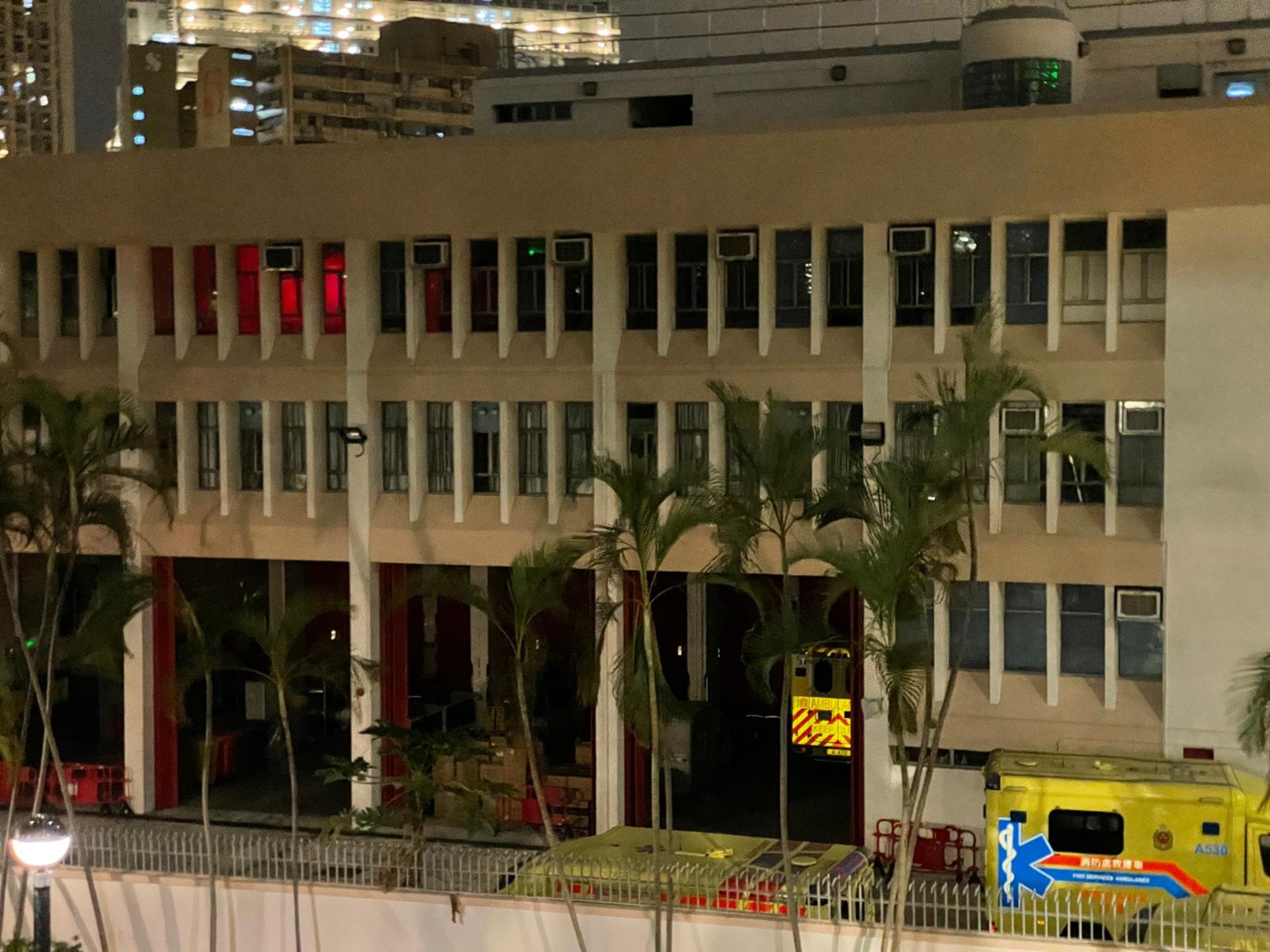 青衣救護站1月中前爆發小型感染,需關閉消毒。救護站鄰近青衣消防局。(讀者提供圖片) 青衣救護站1月中前爆發小型感染,需關閉消毒。救護站鄰近青衣消防局。(讀者提供圖片)