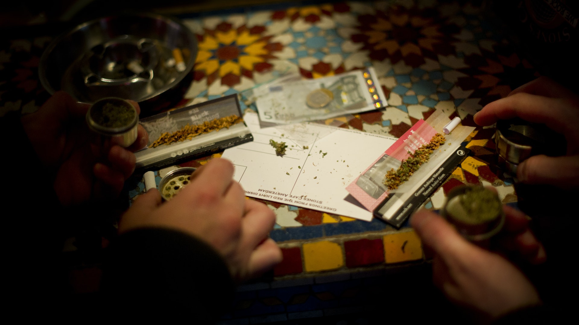 阿姆斯特丹擬將外國人趕出大麻店 打擊罪案兼減毒品旅遊 阿姆斯特丹擬將外國人趕出大麻店 打擊罪案兼減毒品旅遊