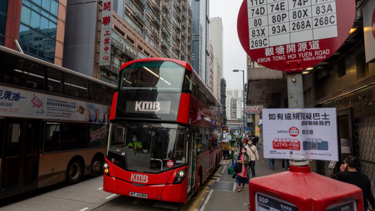 港媽帶2歲童搭九巴手機展示出世紙車長質疑無相要幼童付車資 香港01 熱爆話題
