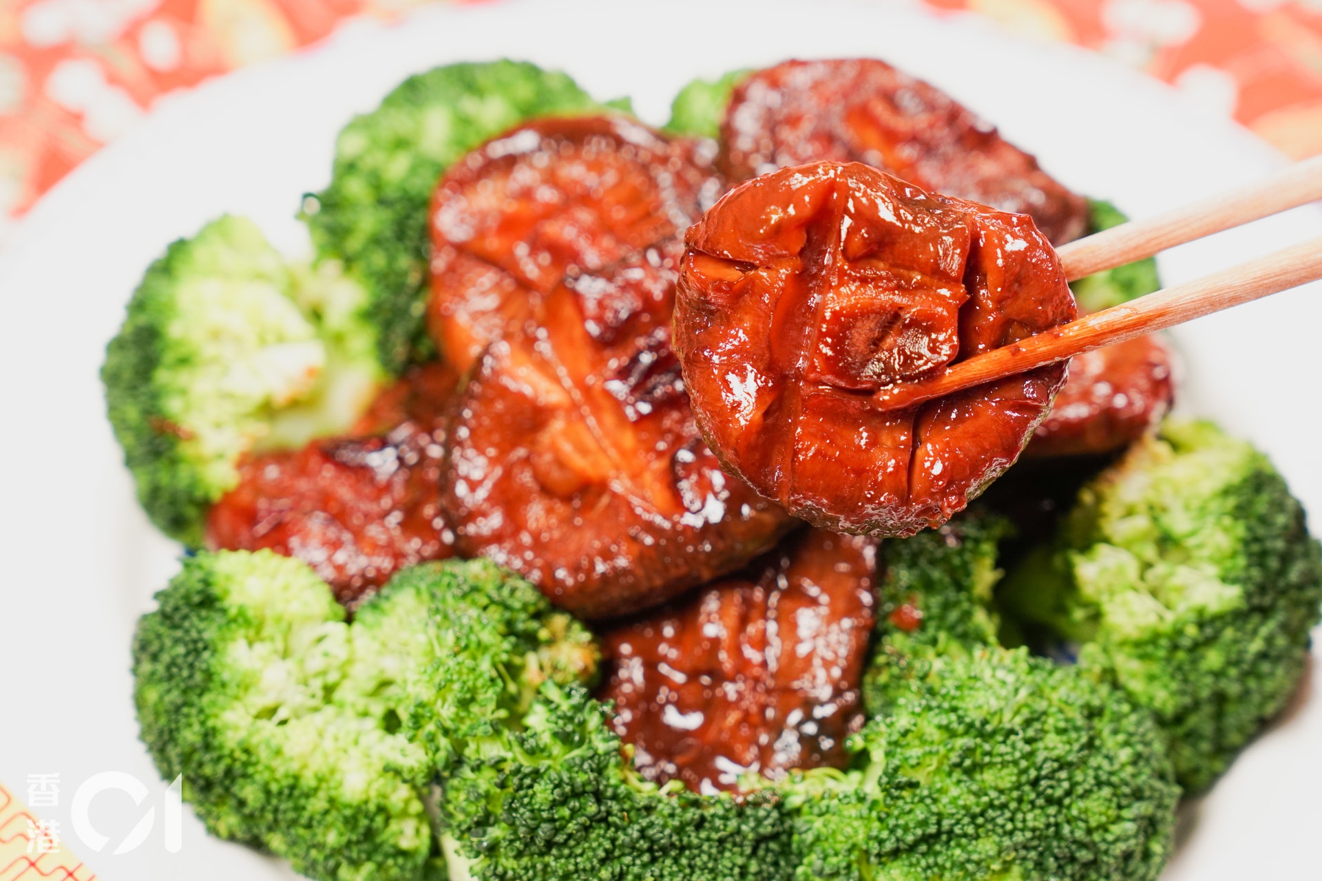 「一到新年食冬菇」,燜冬菇是最家常的賀年菜。 「一到新年食冬菇」,燜冬菇是最家常的賀年菜。