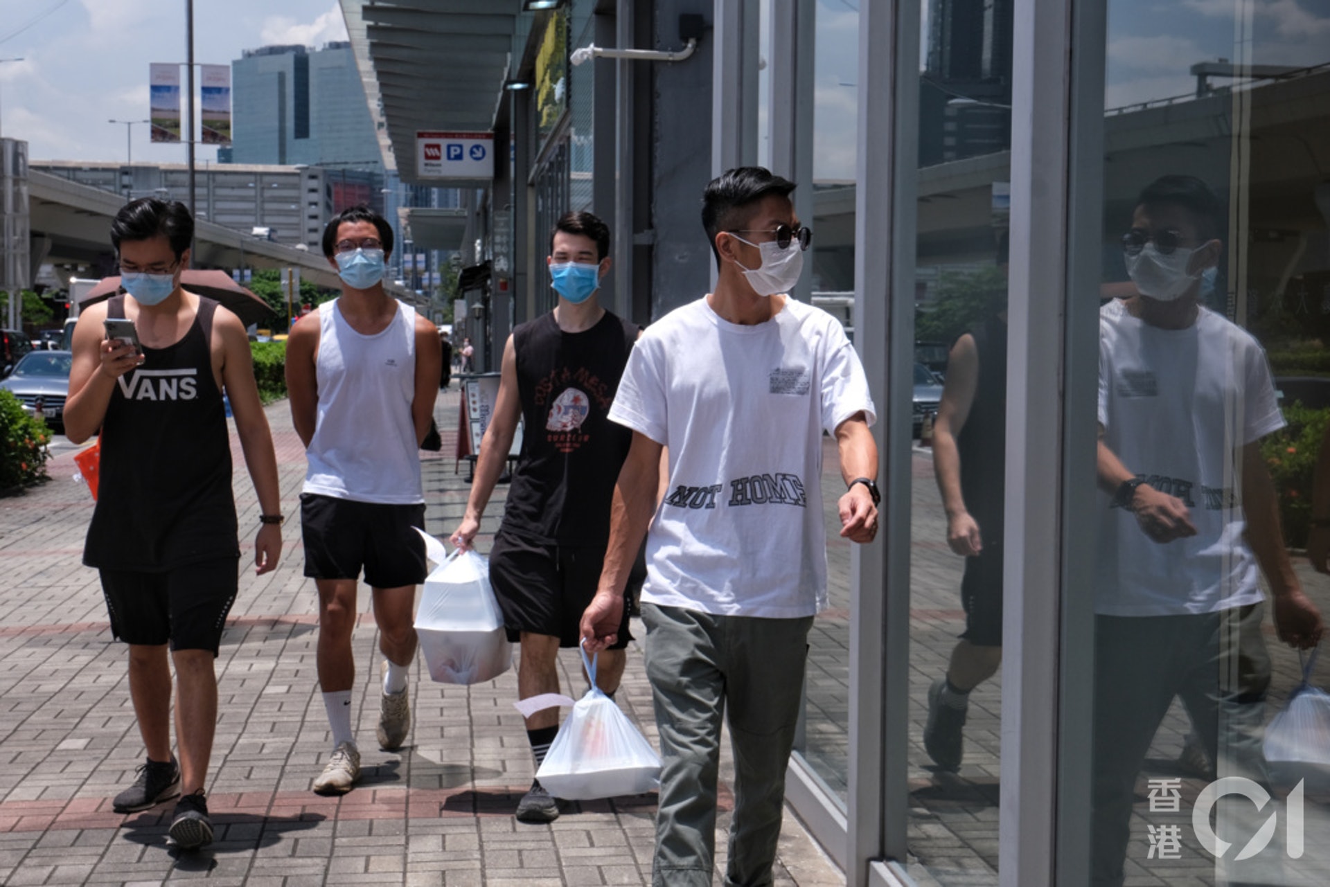政府曾實施全日禁堂食,令一眾打工仔苦不堪言。(羅君豪攝) 政府曾實施全日禁堂食,令一眾打工仔苦不堪言。(羅君豪攝)