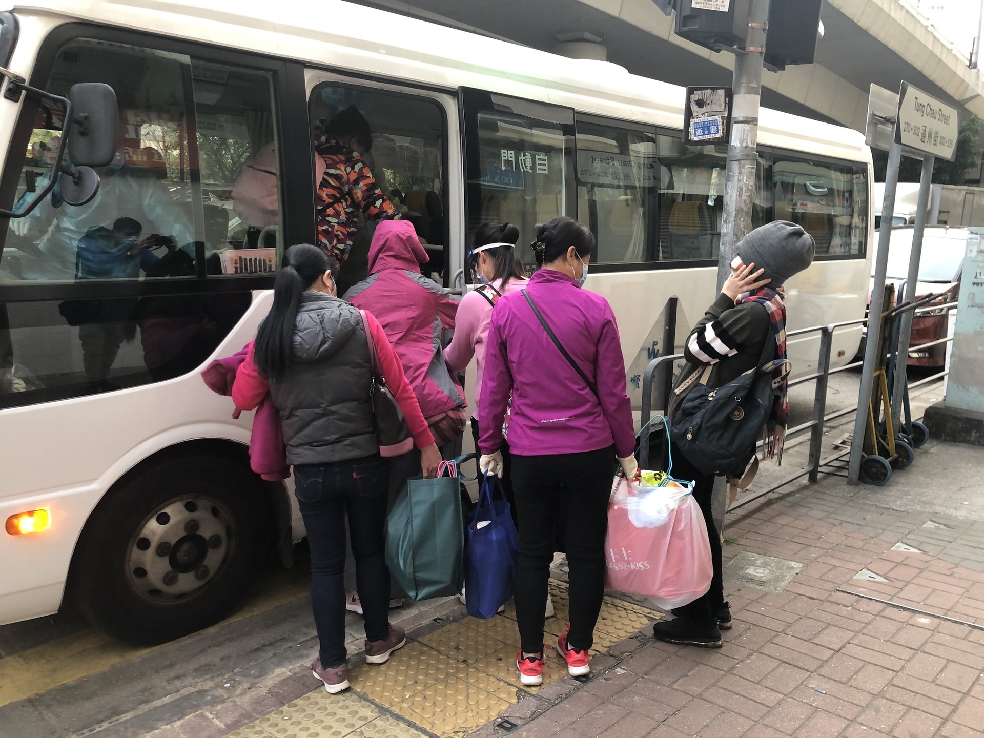 欽州街溫暖護老院有院友確診,約80名院友及員工都須隔離檢疫。(馬煒傑攝) 欽州街溫暖護老院有院友確診,約80名院友及員工都須隔離檢疫。(馬煒傑攝)