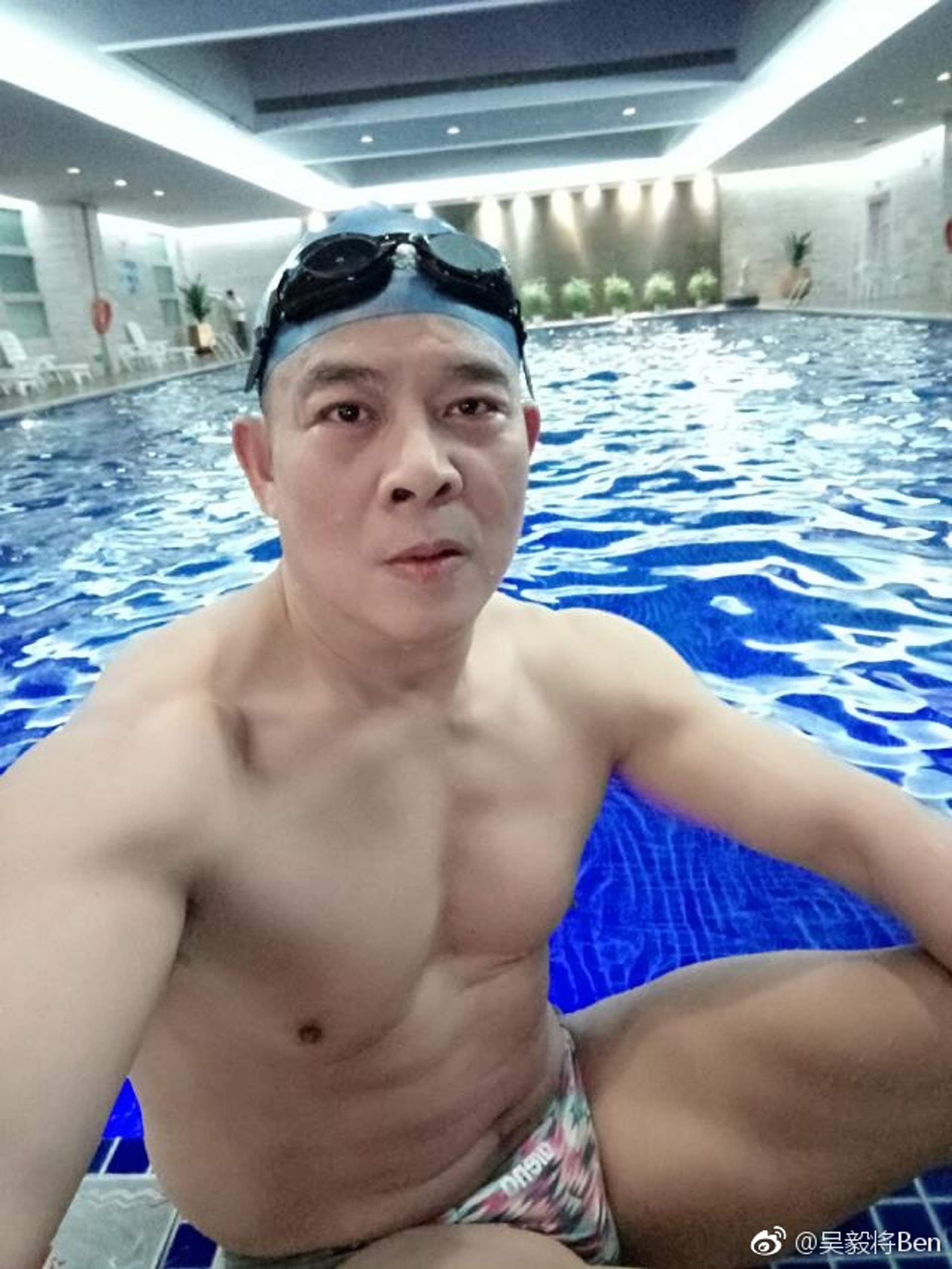 “御用反派”吴毅将内地酒吧演出突发“黑脸”,霸气台词吓坏观众?真相令人捧腹 “御用反派”吴毅将内地酒吧演出突发“黑脸”,霸气台词吓坏观众?真相令人捧腹