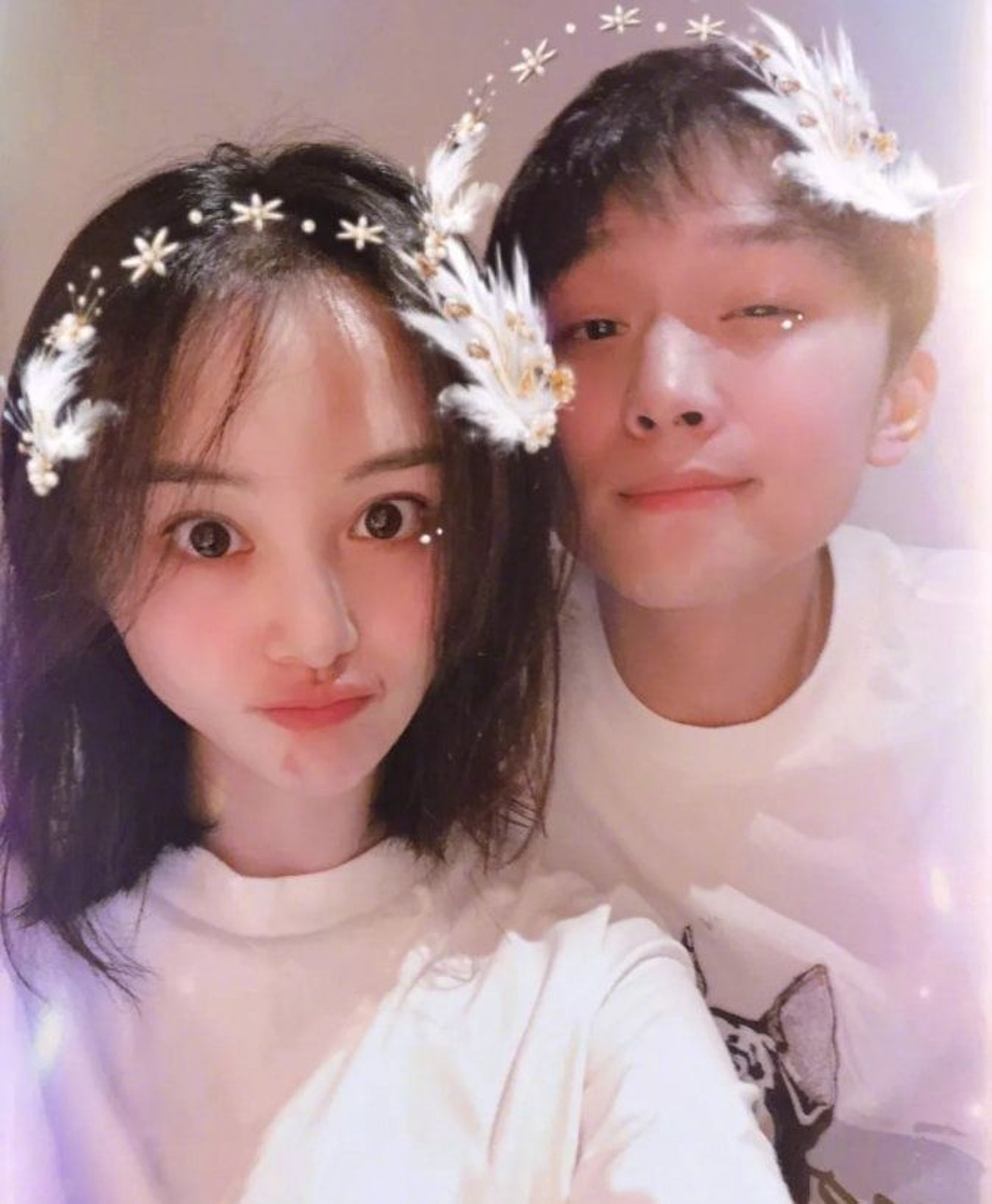 2018.9.26,鄭爽首次曬同張恆合照。(網上圖片) 2018.9.26,鄭爽首次曬同張恆合照。(網上圖片)