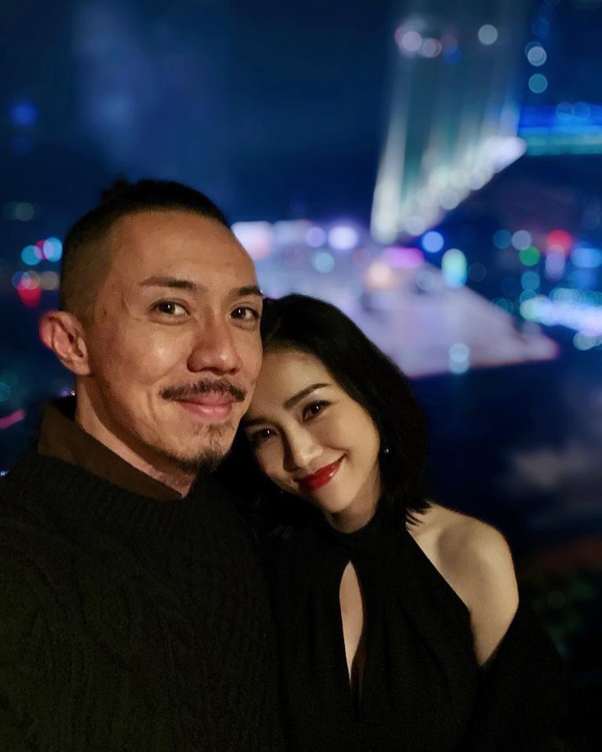 張繼聰與謝安琪迎來象牙婚,張繼聰於IG上向太太告白:「會繼續努力,令你keep住依種幸福嘅笑容。」(IG@louischeung2013) 張繼聰與謝安琪迎來象牙婚,張繼聰於IG上向太太告白:「會繼續努力,令你keep住依種幸福嘅笑容。」(IG@louischeung2013)
