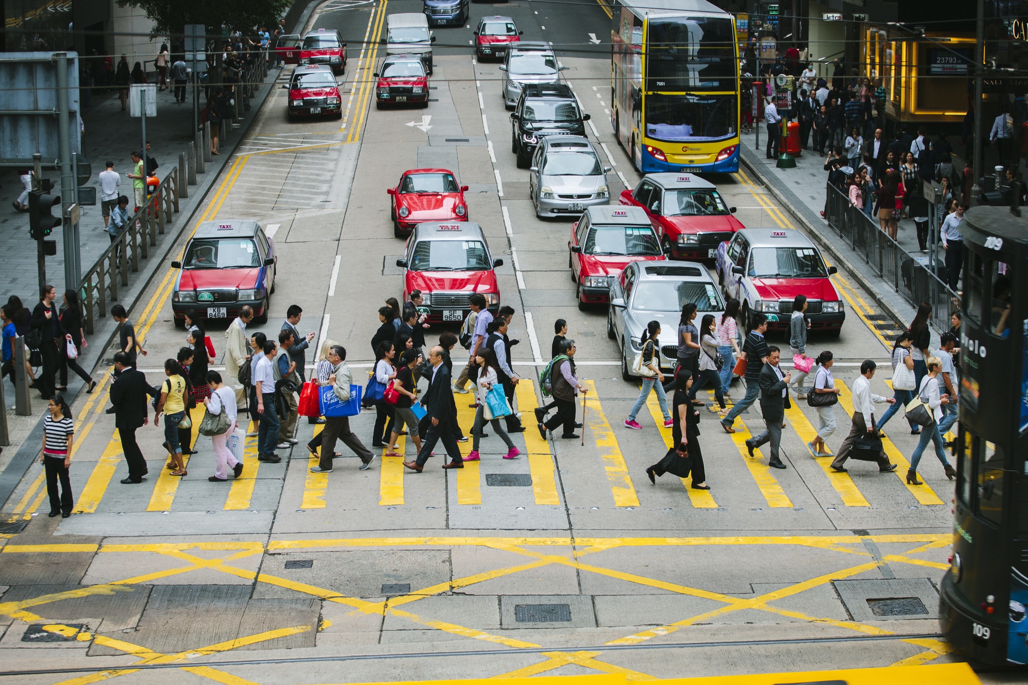 新冠肺炎｜行政、美容行業2021年難復甦　3大職業疫情下錢途大好