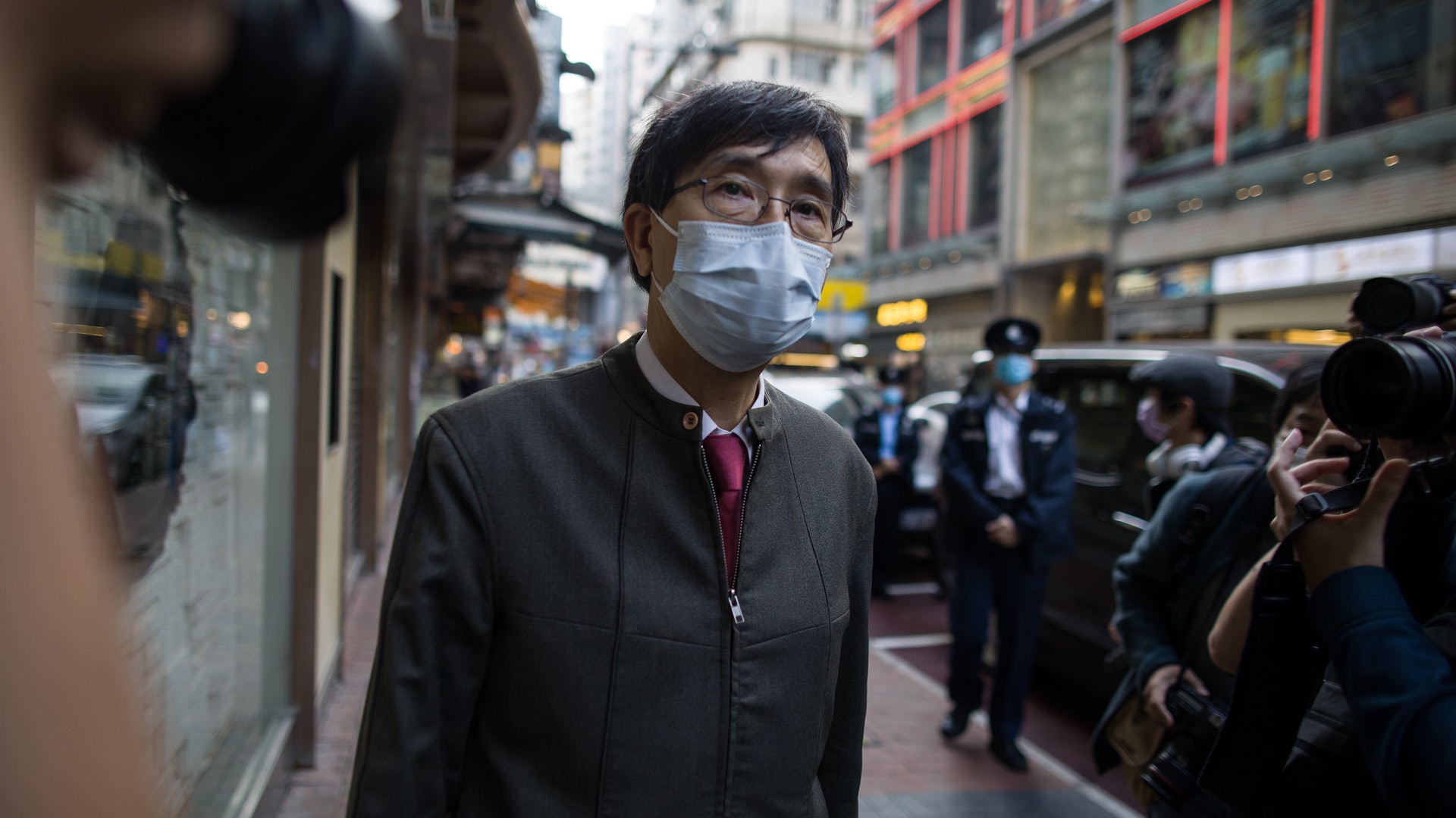 尼籍漢兩度社區檢測「假陰性」 袁國勇︰鼻腔及喉嚨拭子準確度低 尼籍漢兩度社區檢測「假陰性」 袁國勇︰鼻腔及喉嚨拭子準確度低