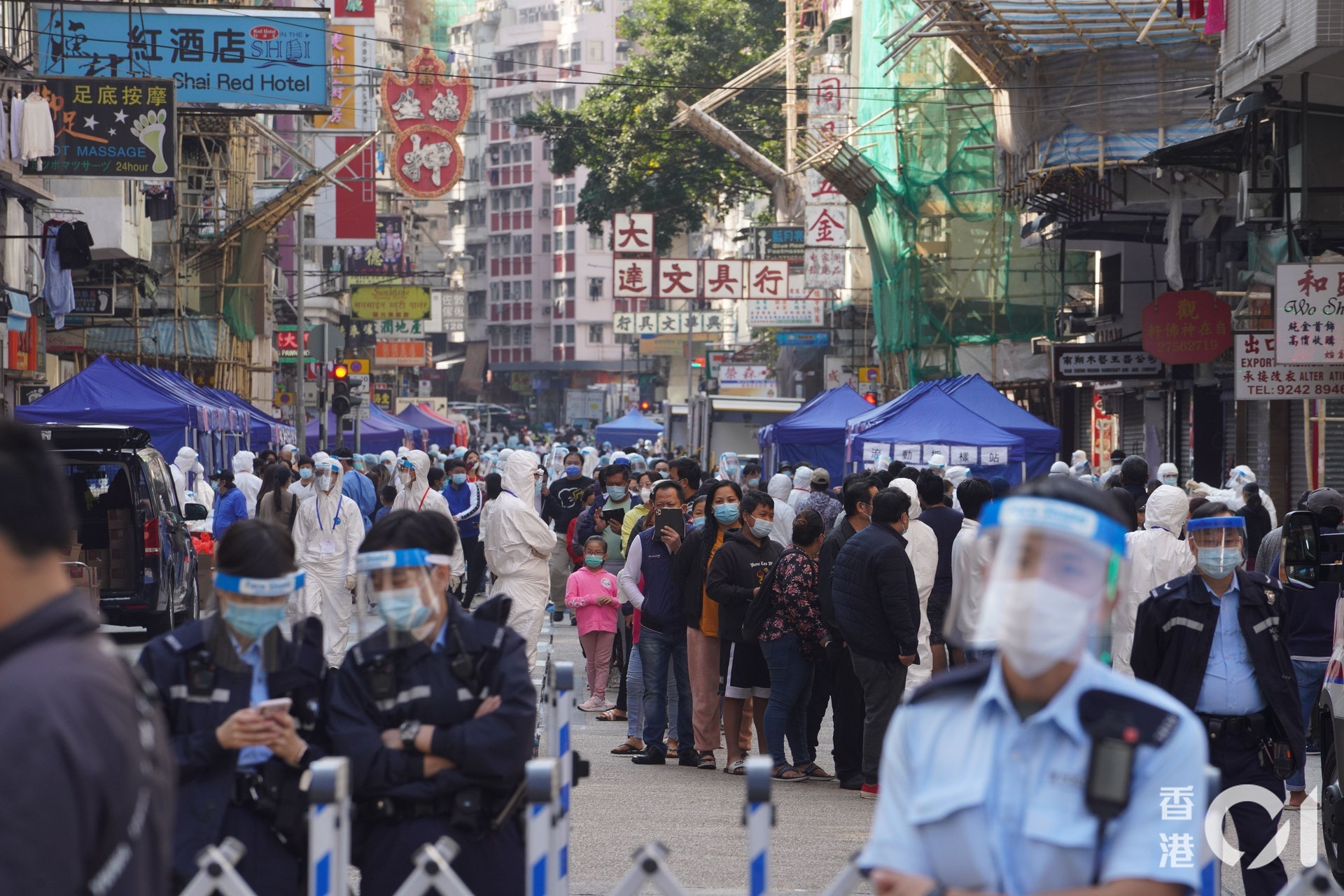 佐敦封區歷時約48小時,期間規定居民要禁足在家,直至全區檢測完成及有結果。(高仲明攝) 佐敦封區歷時約48小時,期間規定居民要禁足在家,直至全區檢測完成及有結果。(高仲明攝)