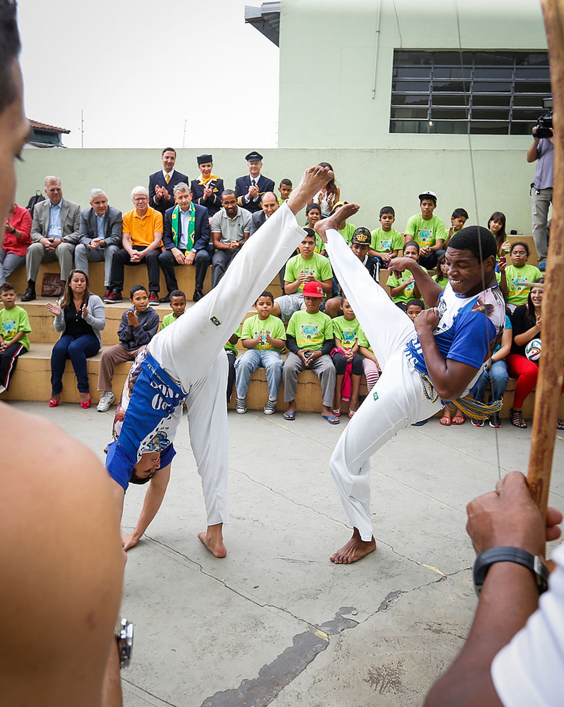 卡波耶拉(Capoeira),又稱「巴西戰舞」,是源於巴西與舞蹈合一的傳統武術。(圖片來自:Getty Images) 卡波耶拉(Capoeira),又稱「巴西戰舞」,是源於巴西與舞蹈合一的傳統武術。(圖片來自:Getty Images)