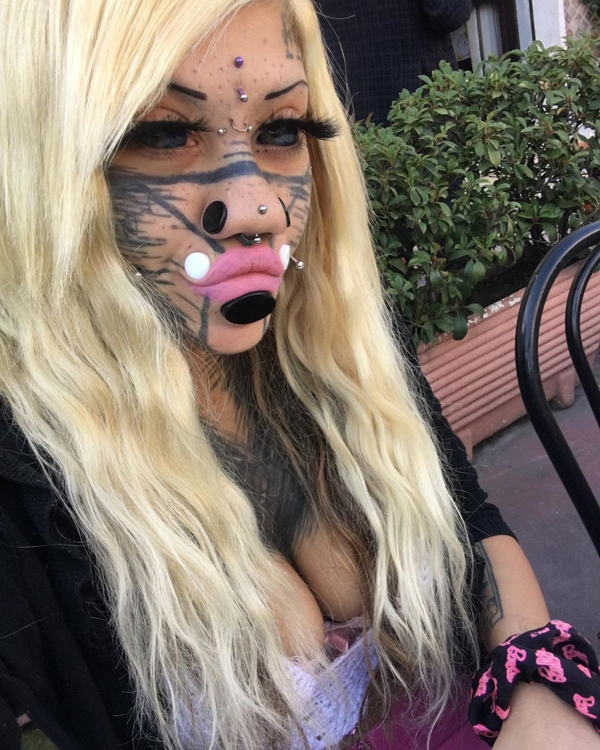 意大利19歲少女Aydin Mod花超過5000美金,整容成「完美女人」(IG@aydinmod) 意大利19歲少女Aydin Mod花超過5000美金,整容成「完美女人」(IG@aydinmod)