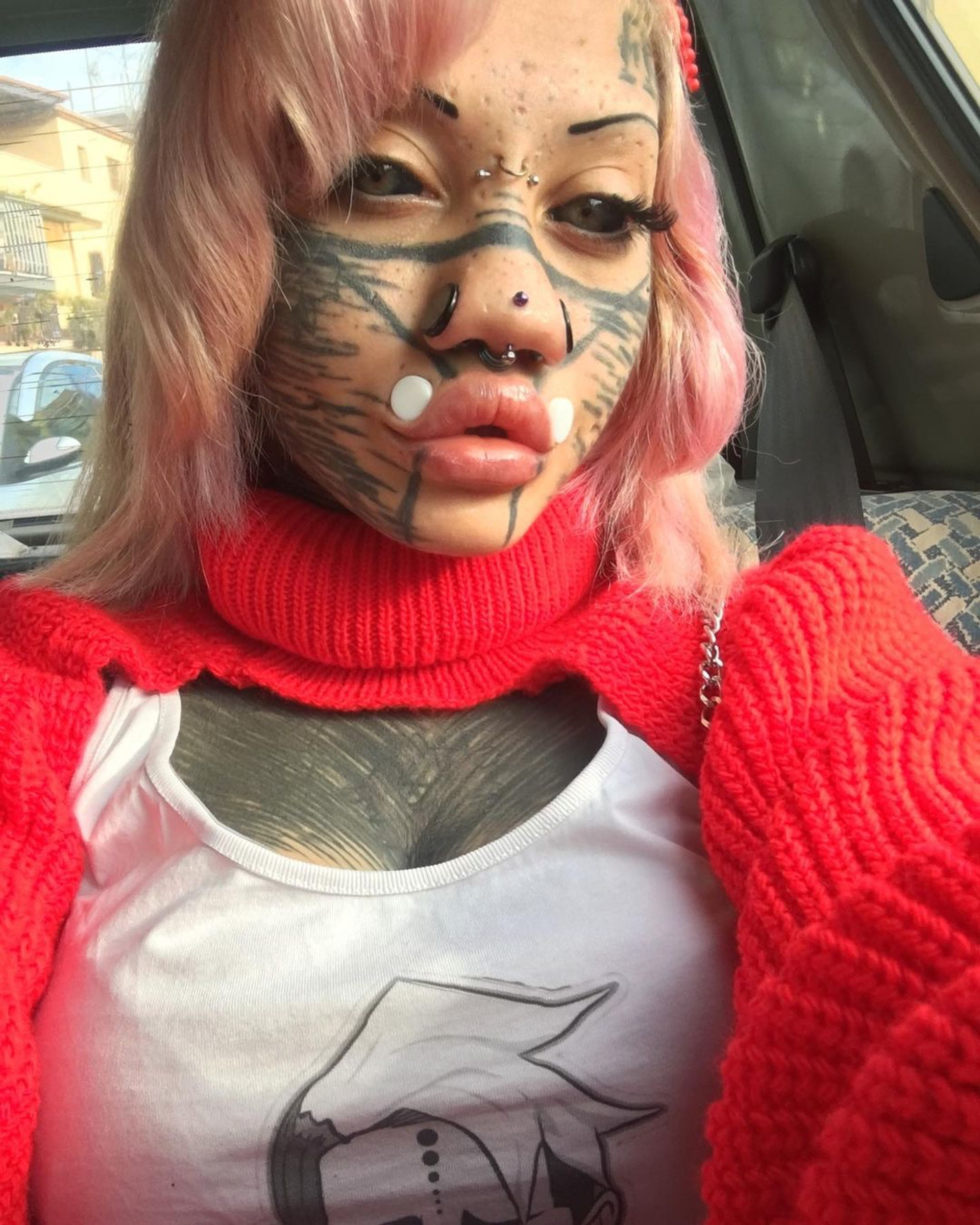 意大利19歲少女Aydin Mod花超過5000美金,整容成「完美女人」(IG@aydinmod) 意大利19歲少女Aydin Mod花超過5000美金,整容成「完美女人」(IG@aydinmod)