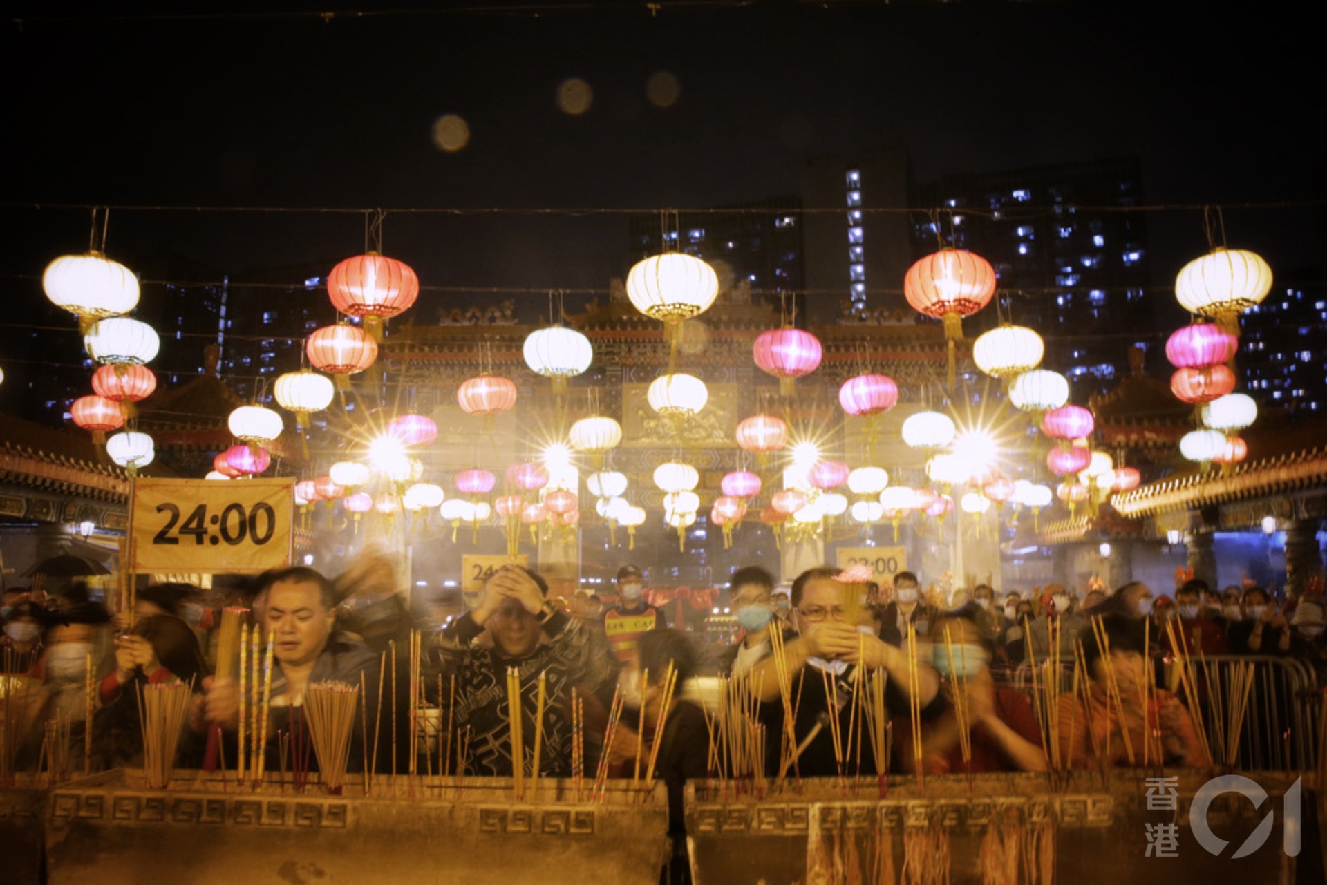 嗇色園黃大仙祠宣布,年三十晚將會封園及取消上頭炷香儀式,為是開園99年來首次封園。(資料圖片/李澤彤攝) 嗇色園黃大仙祠宣布,年三十晚將會封園及取消上頭炷香儀式,為是開園99年來首次封園。(資料圖片/李澤彤攝)