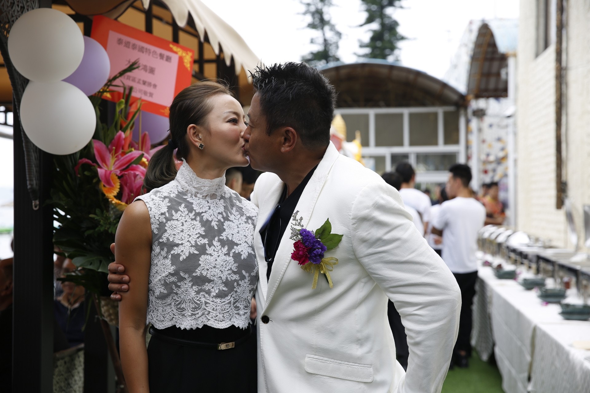 魏骏杰与张利华于2008年结婚。（资料图片）