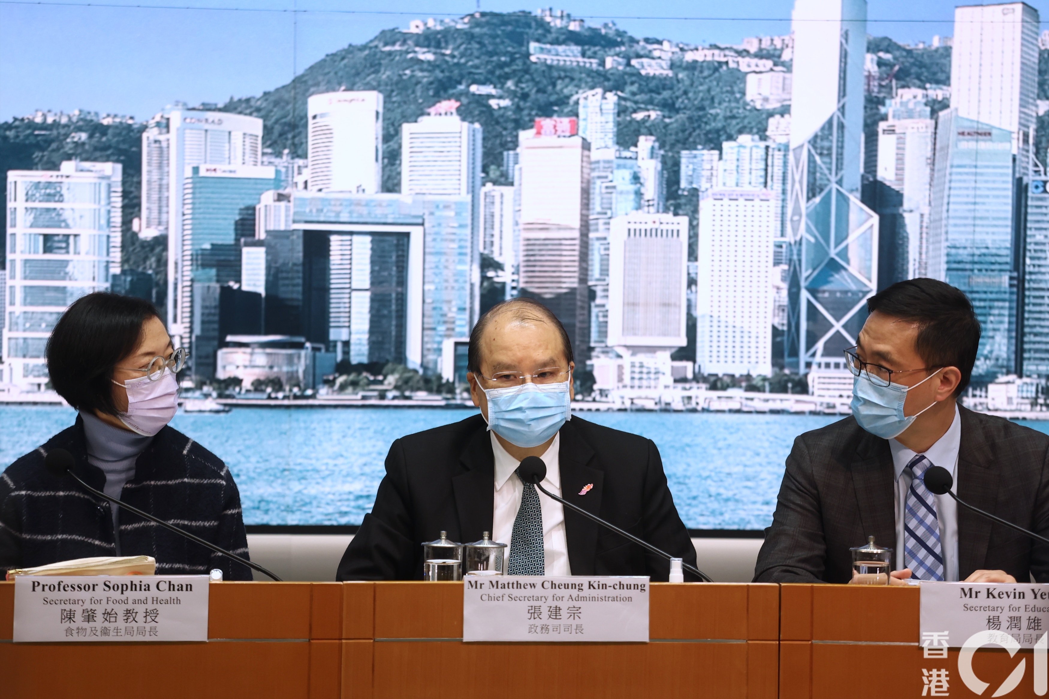 政務司司長張建宗特別提到，明白市民放假時不想困於家中，星期四（2月4日）起會重開較少身體接觸的戶外運動場地。(盧翊銘攝)