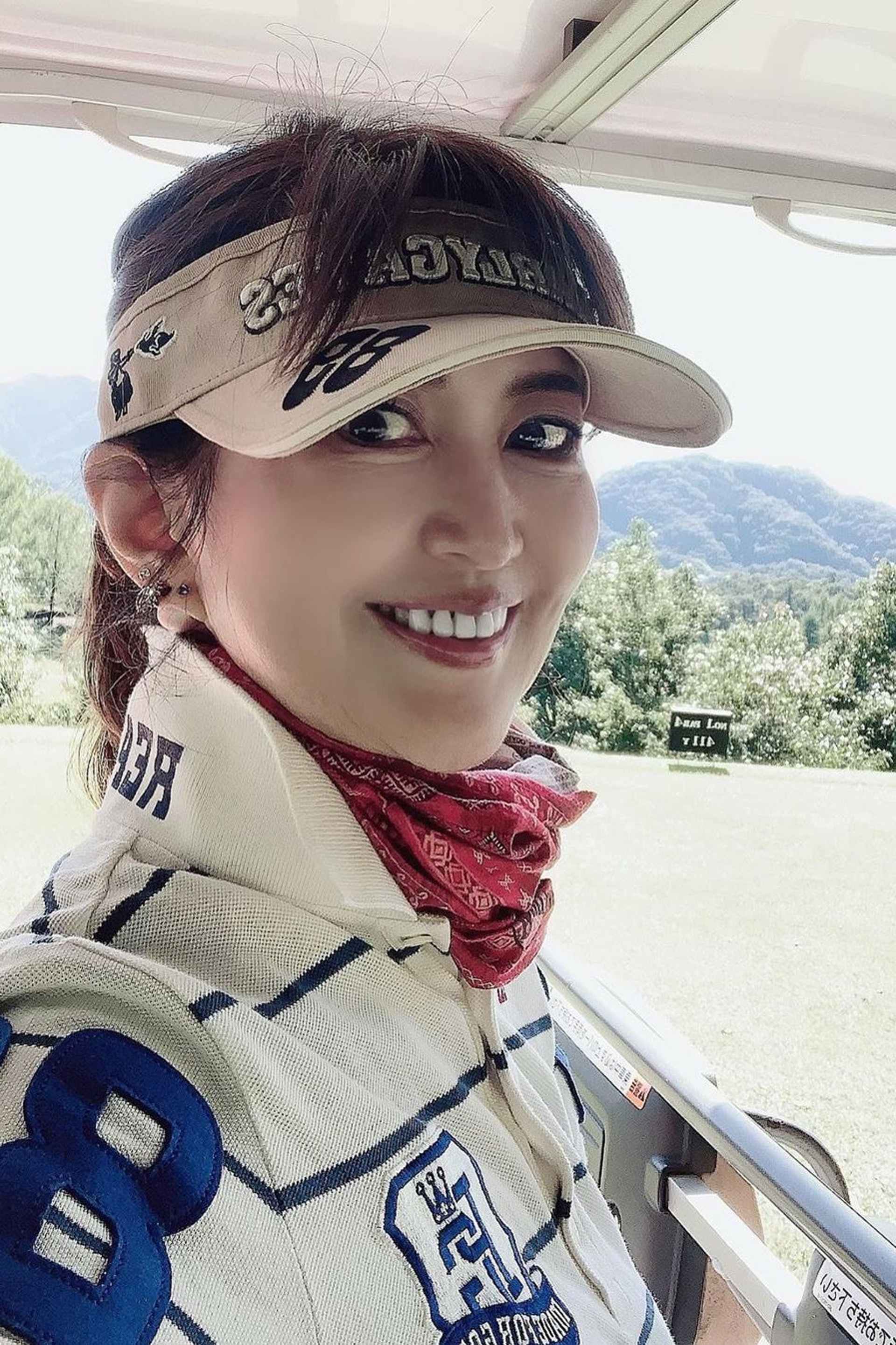 上野潤子也相信時常保持笑容,運氣會越來越好,只要心態年輕,沒有什麼不可以。(《じっくり聞いタロウ》影片截圖) 上野潤子也相信時常保持笑容,運氣會越來越好,只要心態年輕,沒有什麼不可以。(《じっくり聞いタロウ》影片截圖)