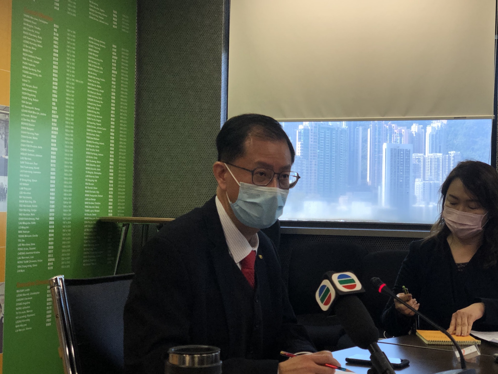 近年有新型煙草產品例如電子煙及加熱煙開始流入市場,湯修齊認為應趁問題尚未嚴重,盡快禁絕所有新型煙草產品。(馬煒傑攝) 近年有新型煙草產品例如電子煙及加熱煙開始流入市場,湯修齊認為應趁問題尚未嚴重,盡快禁絕所有新型煙草產品。(馬煒傑攝)